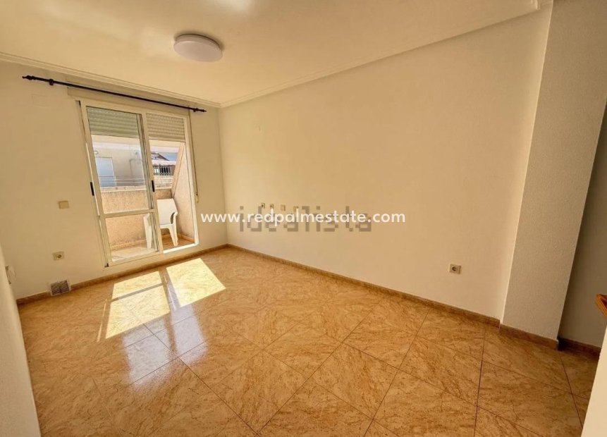 Resale - Apartment -
Torrevieja - El molino