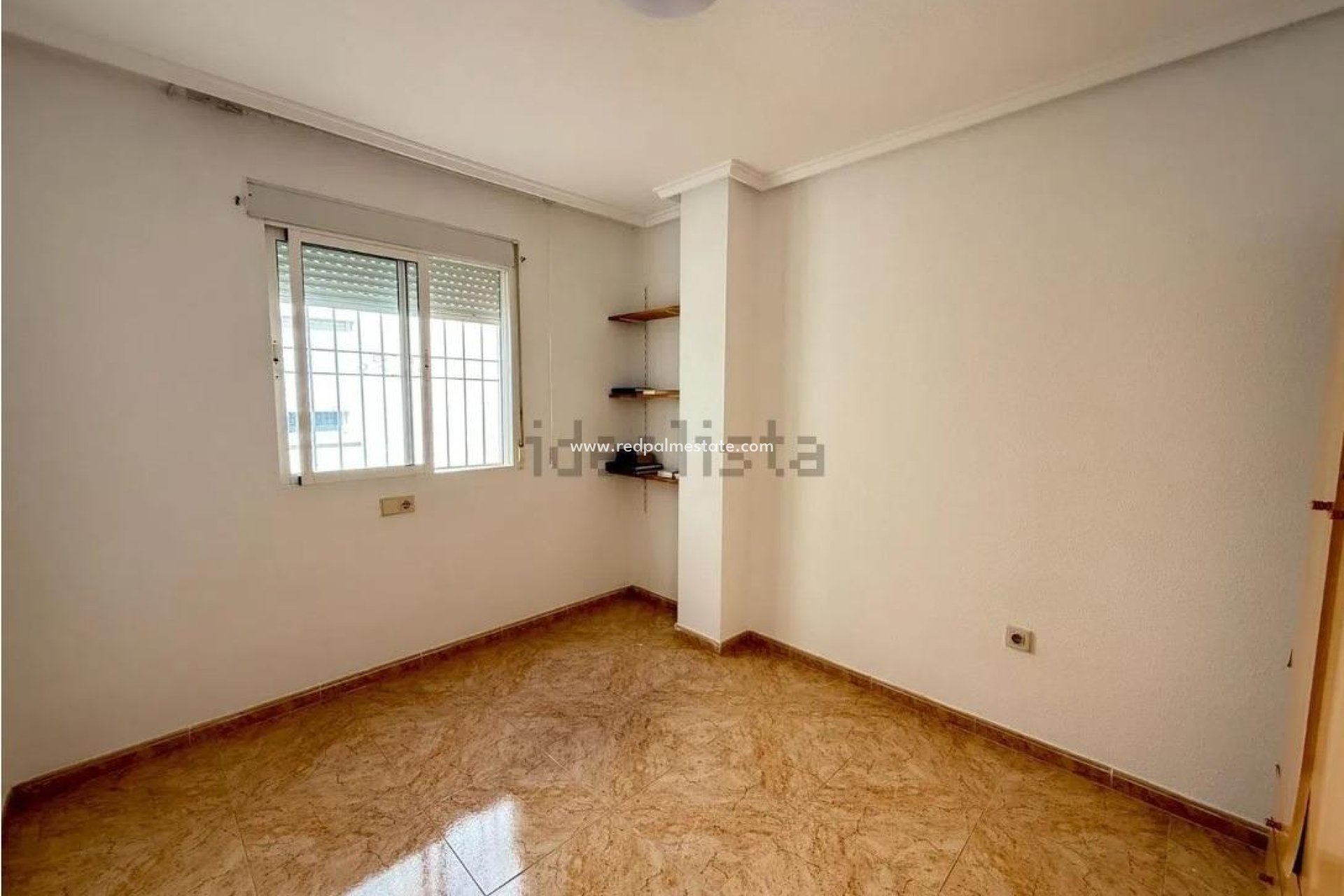 Resale - Apartment -
Torrevieja - El molino