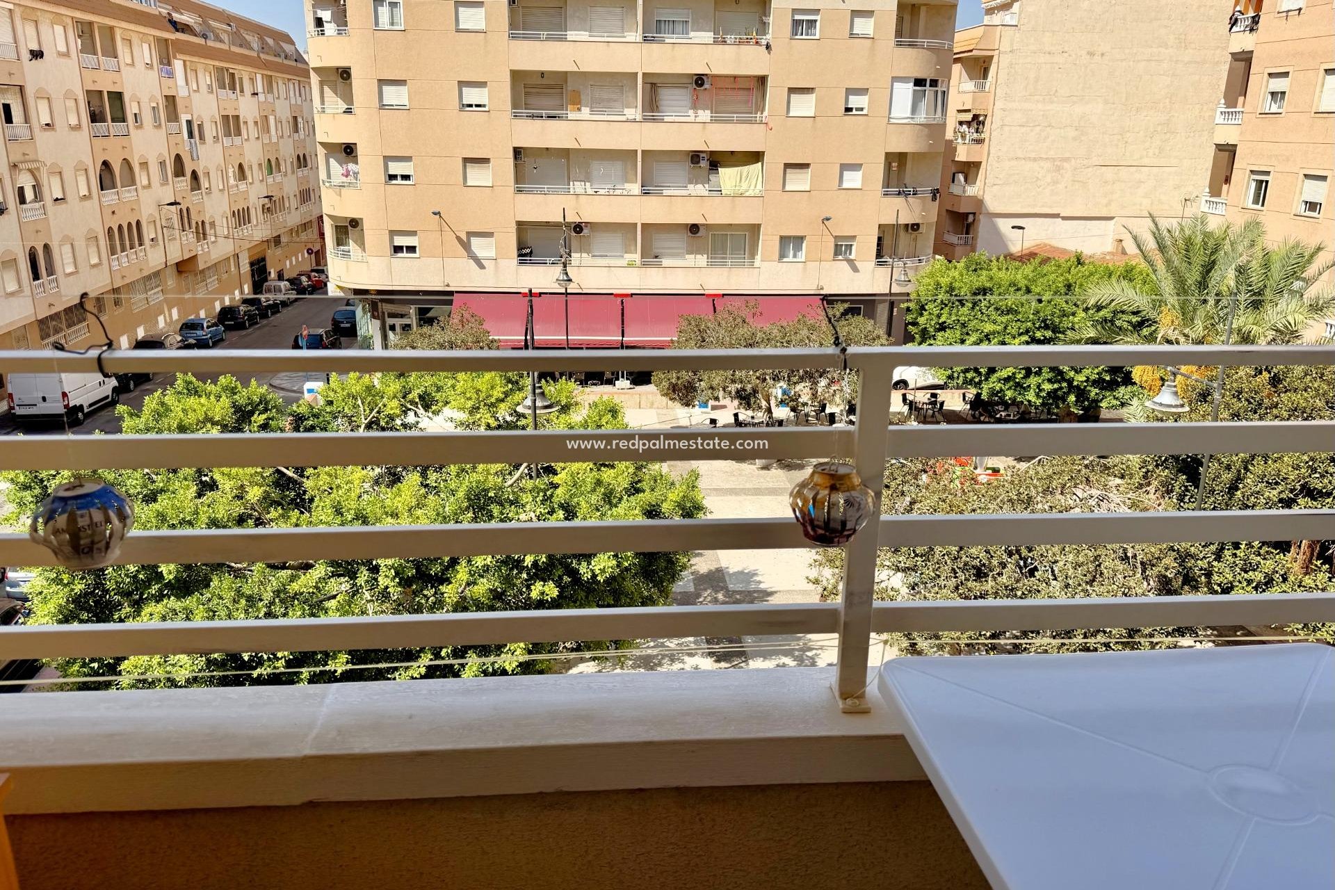 Resale - Apartment -
Torrevieja - El molino