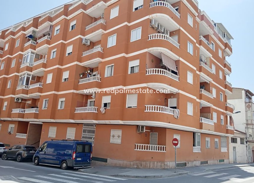 Resale - Apartment -
Torrevieja - El molino