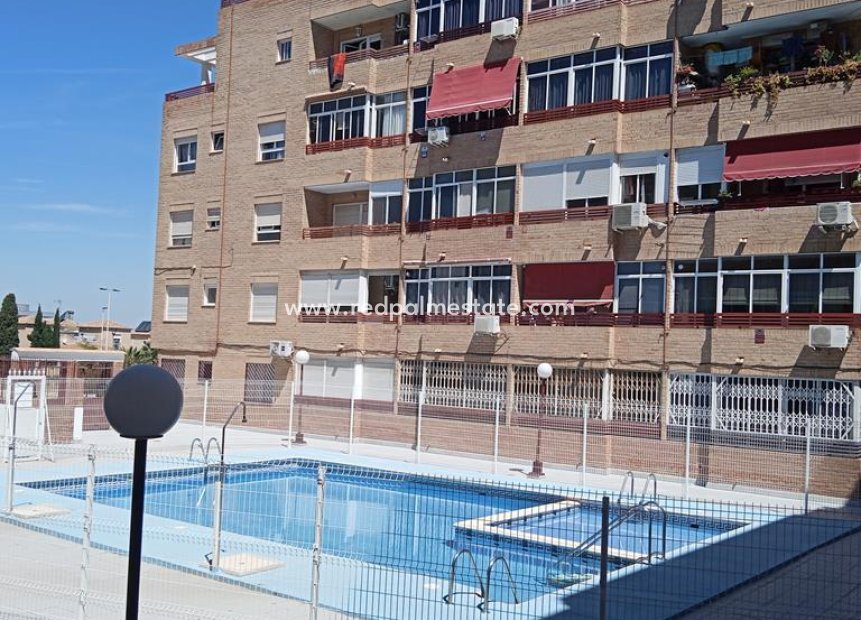 Resale - Apartment -
Torrevieja - El molino