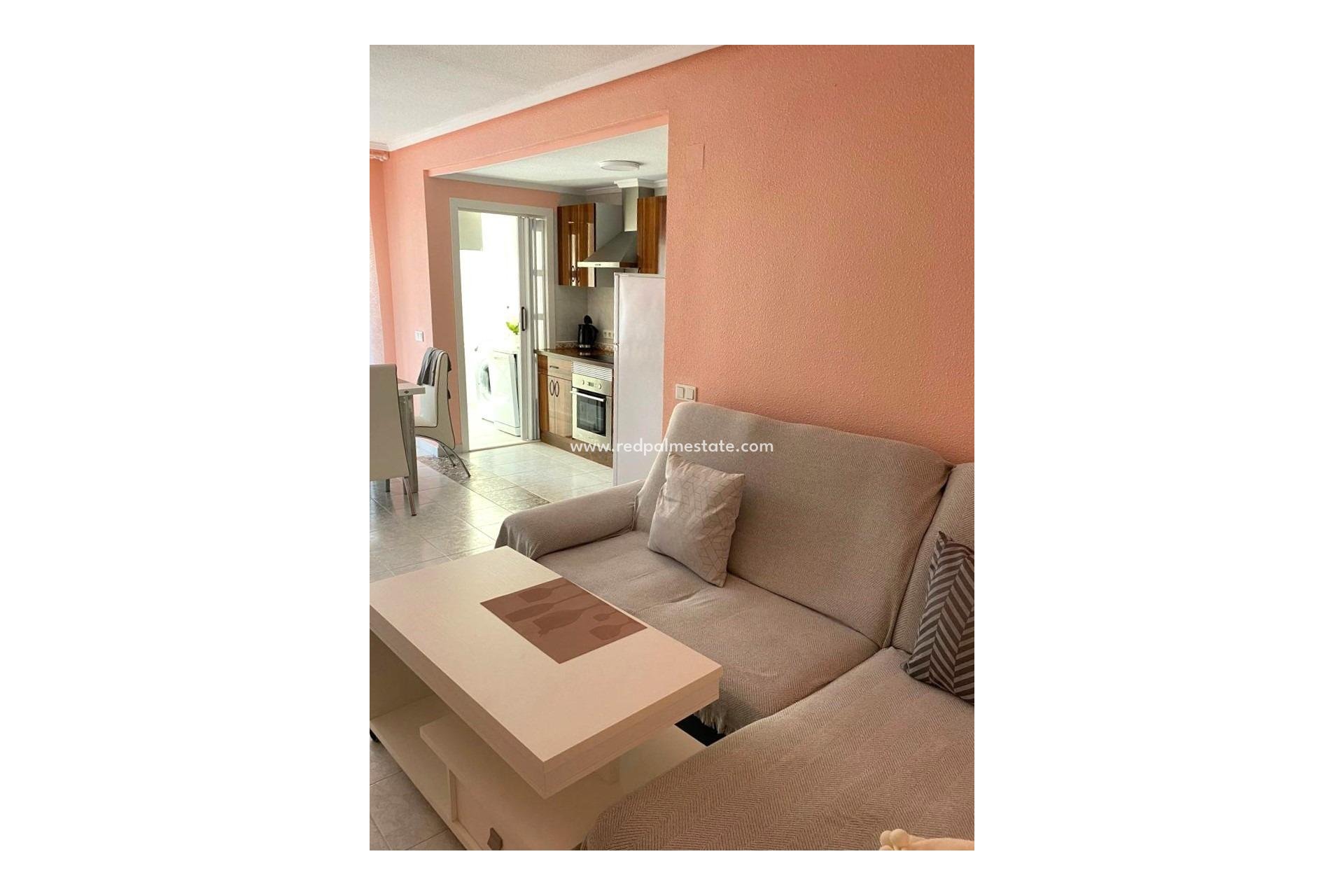 Resale - Apartment -
Torrevieja - El molino