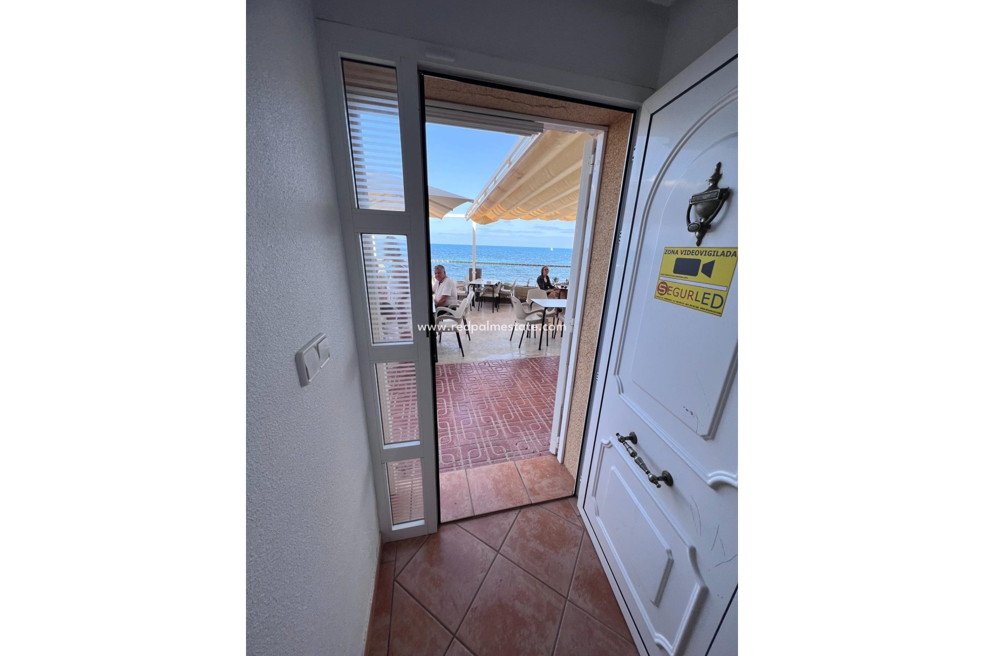 Resale - Apartment -
Torrevieja - Eliseos playa