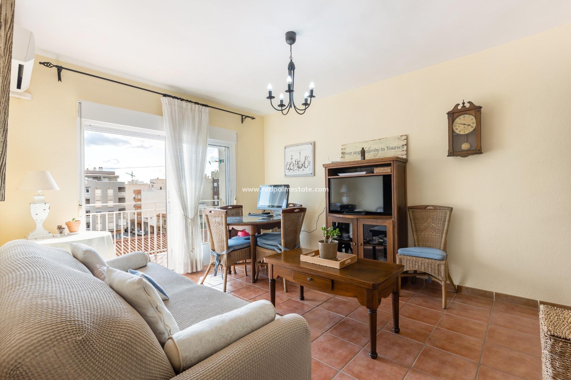 Resale - Apartment -
Torrevieja - Estacion de autobuses