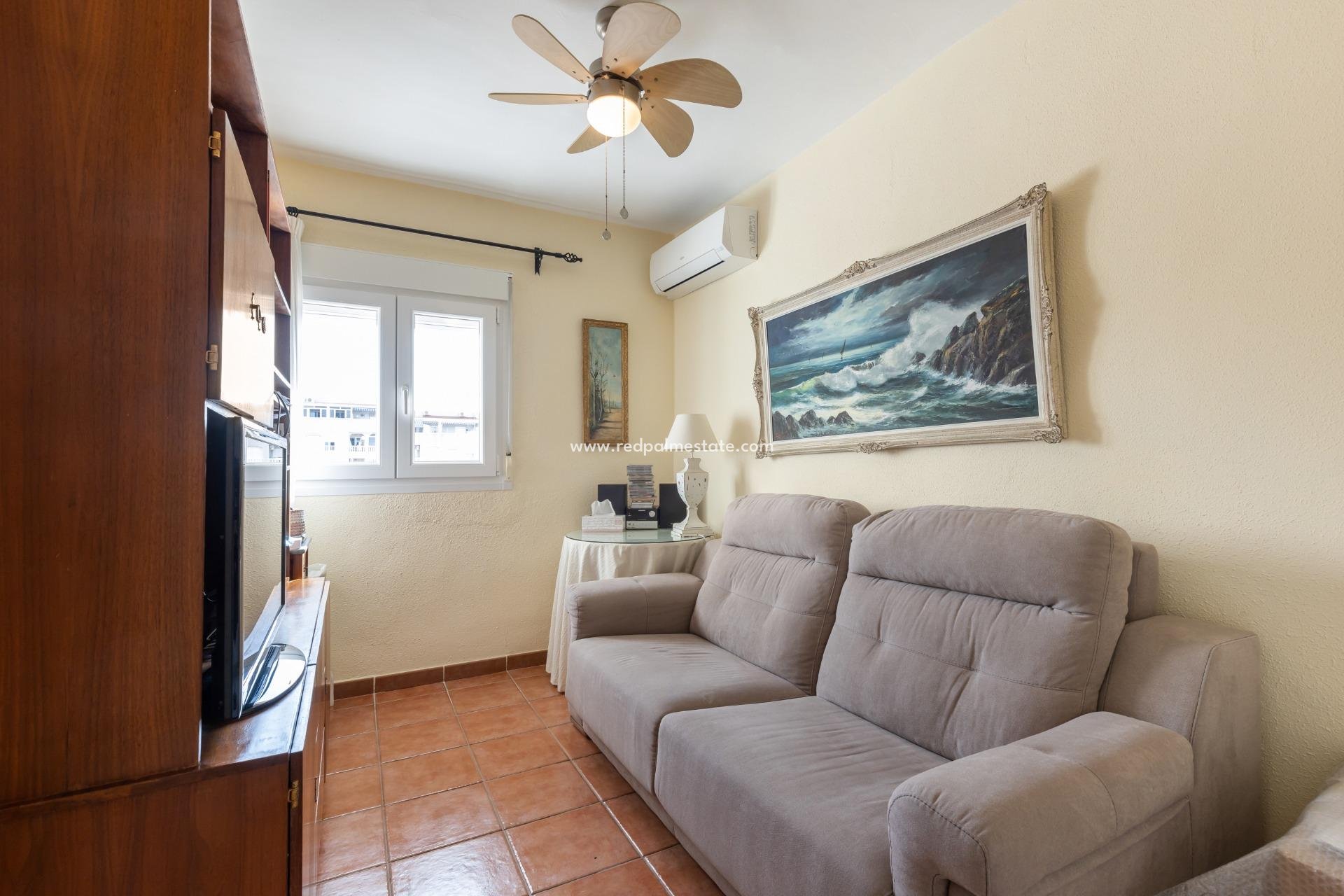 Resale - Apartment -
Torrevieja - Estacion de autobuses