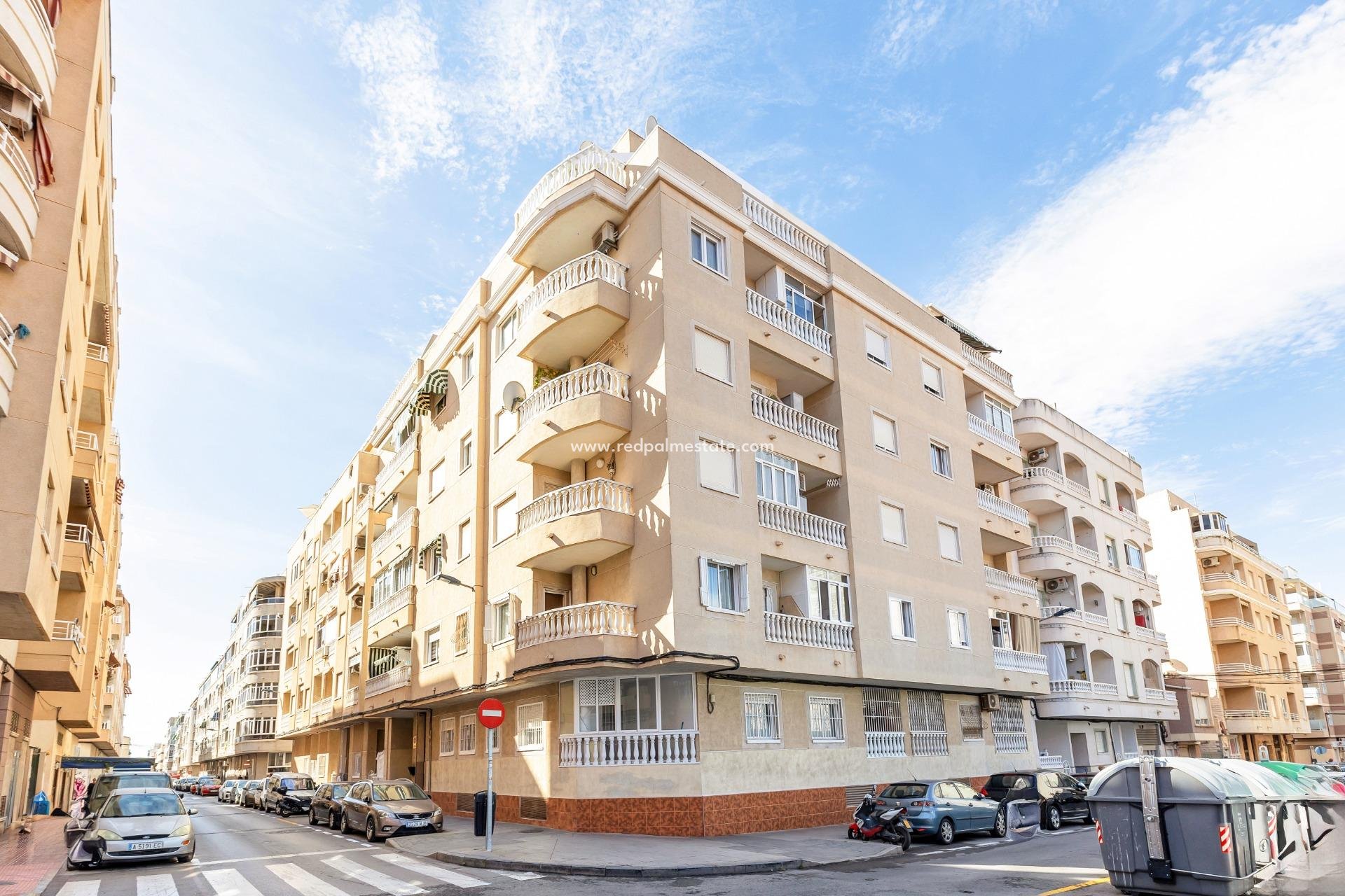 Resale - Apartment -
Torrevieja - Estacion de autobuses