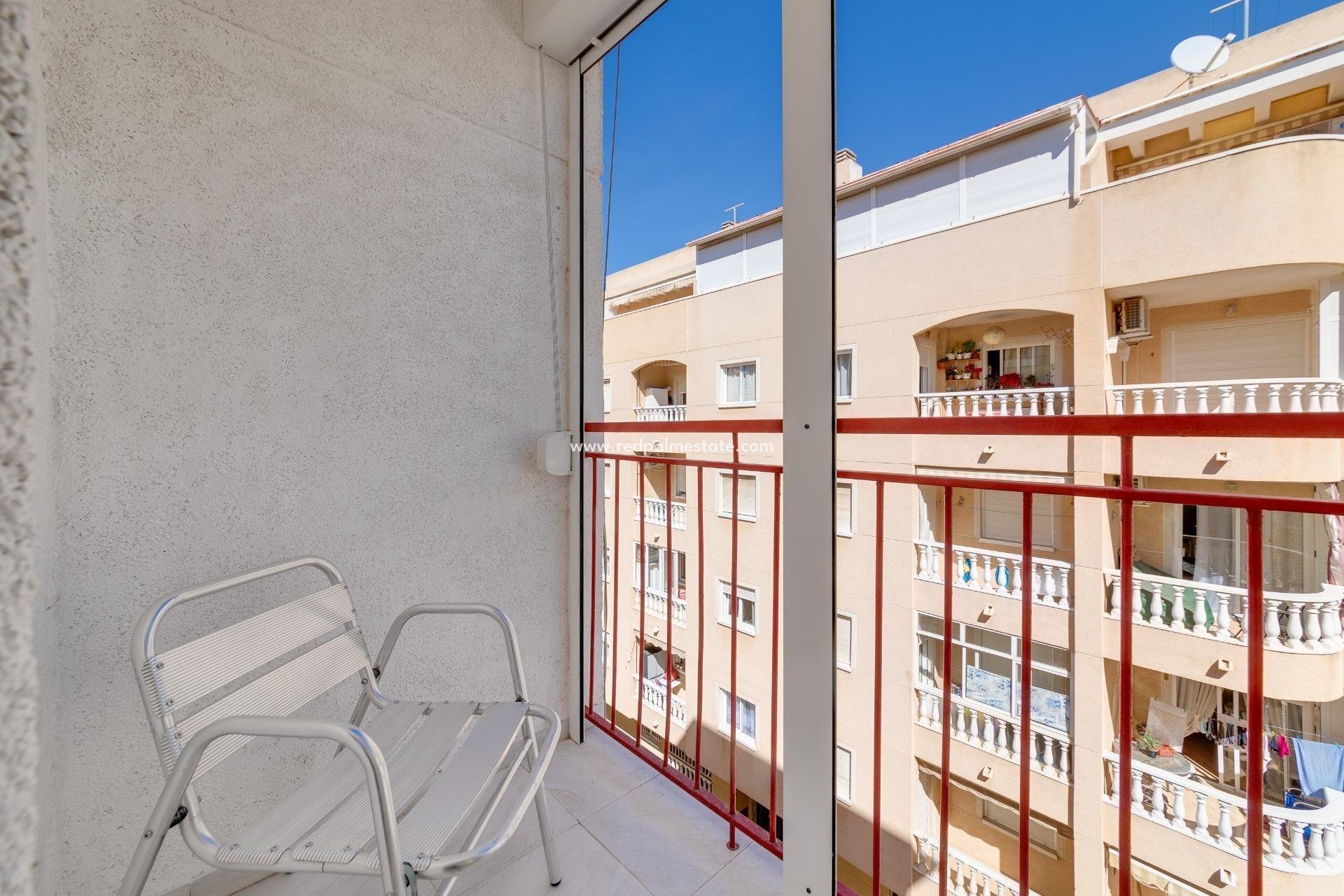 Resale - Apartment -
Torrevieja - Estacion de autobuses