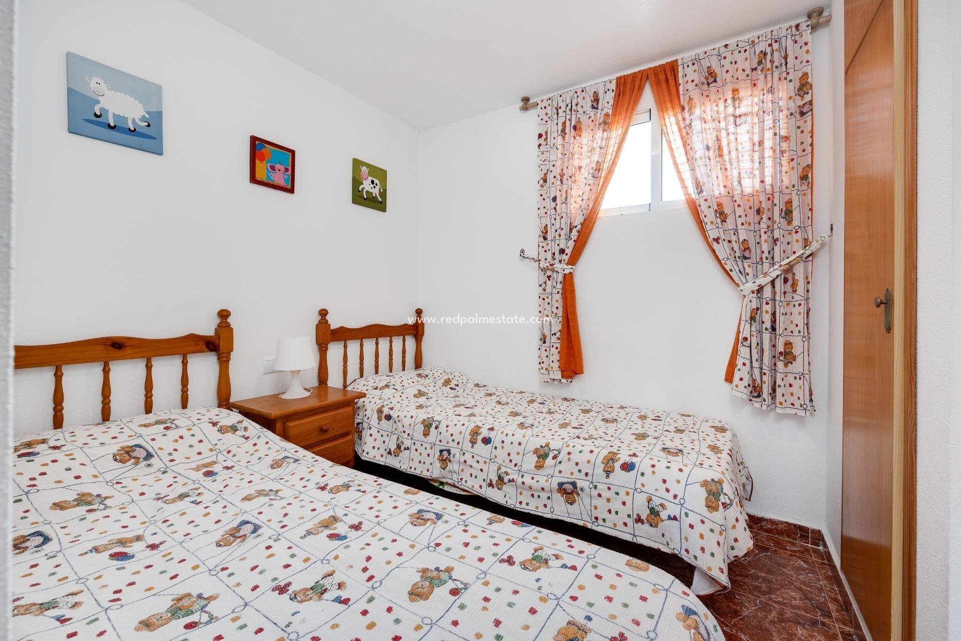 Resale - Apartment -
Torrevieja - Estacion de autobuses