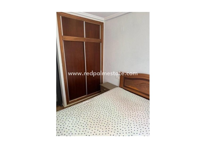 Resale - Apartment -
Torrevieja - Estacion de autobuses