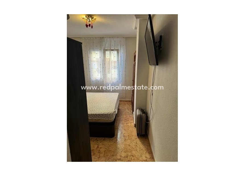 Resale - Apartment -
Torrevieja - Estacion de autobuses