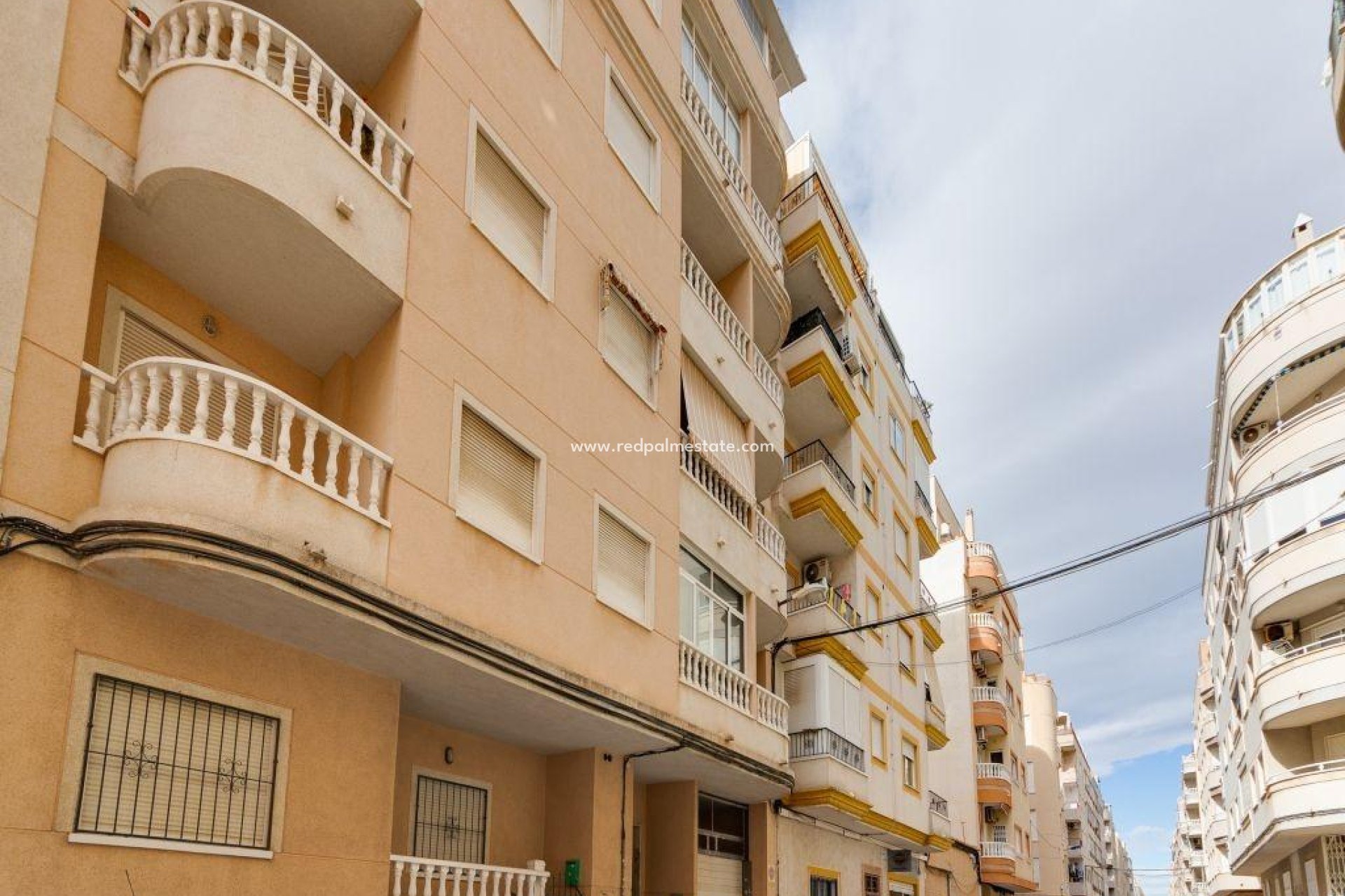 Resale - Apartment -
Torrevieja - Estacion de autobuses