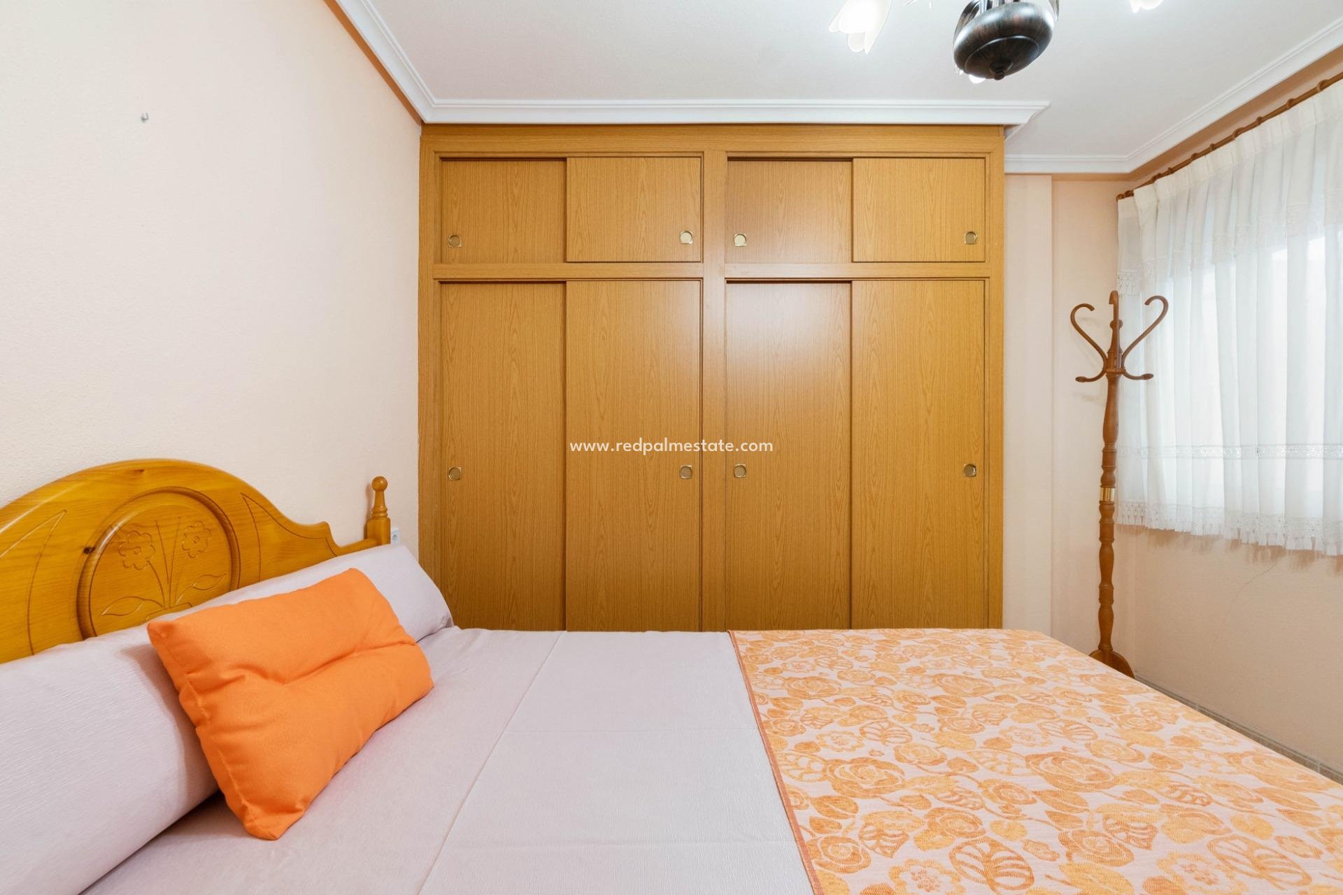 Resale - Apartment -
Torrevieja - Estacion de autobuses