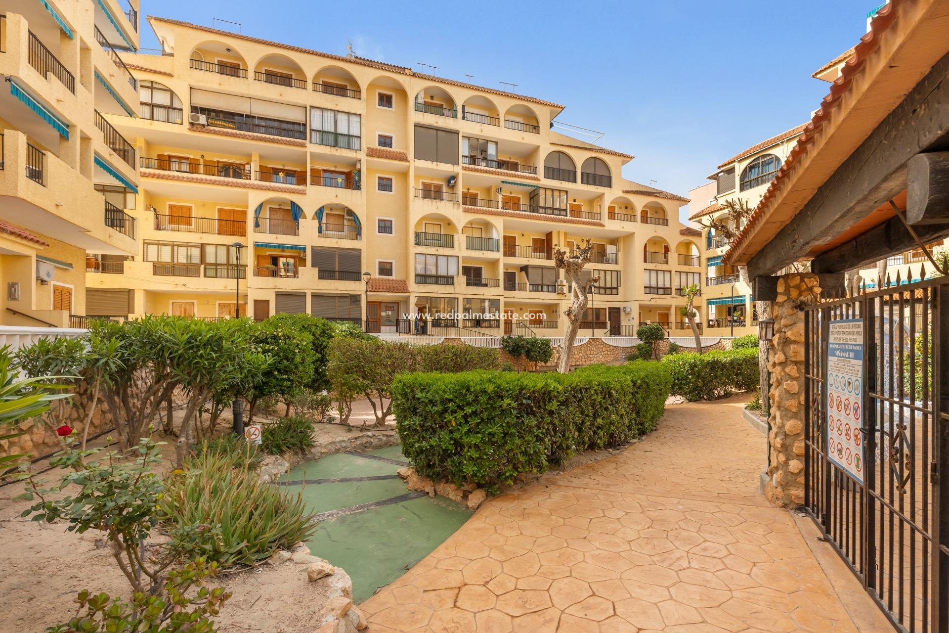 Resale - Apartment -
Torrevieja - La Mata