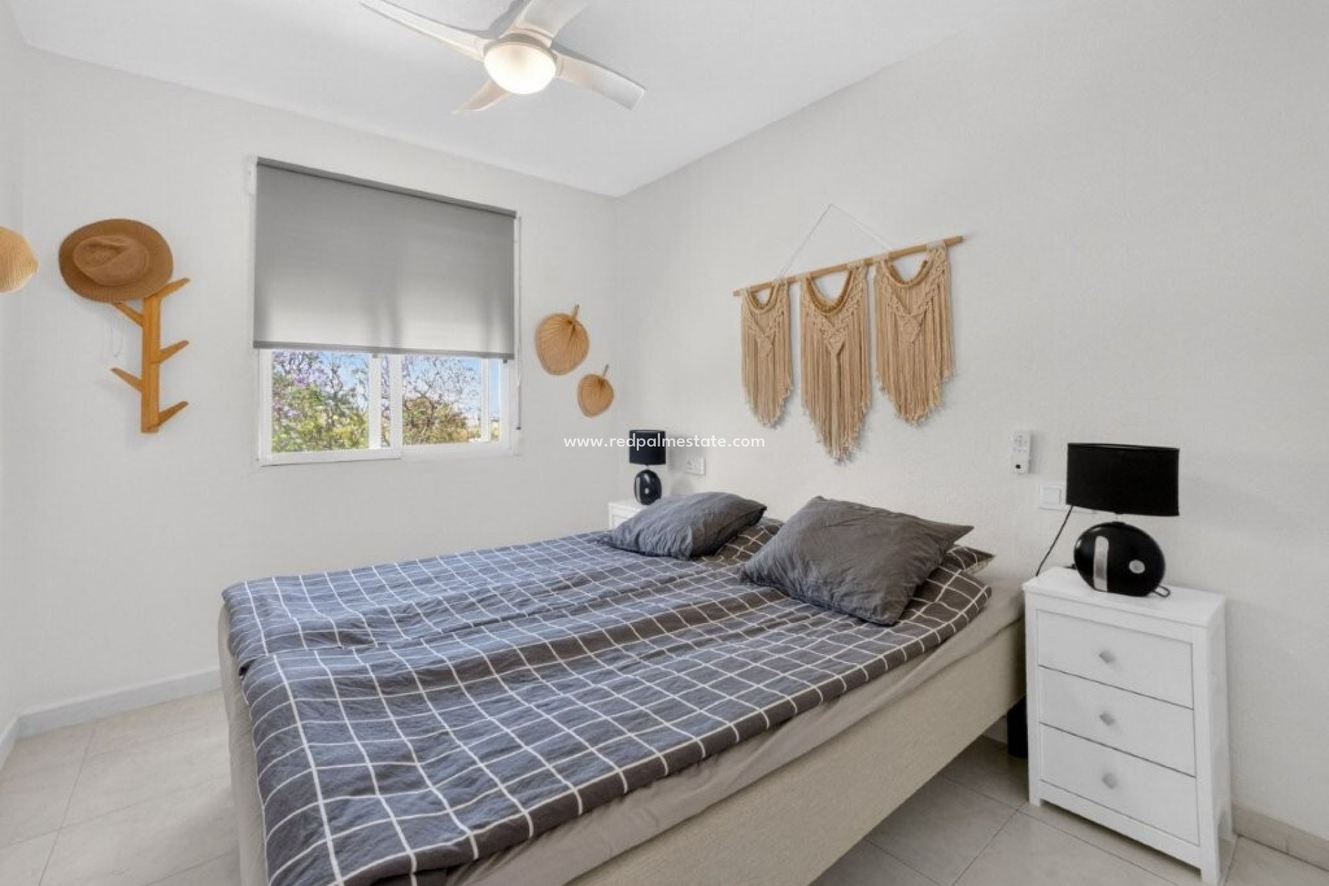 Resale - Apartment -
Torrevieja - La Siesta - El Salado -  Torreta
