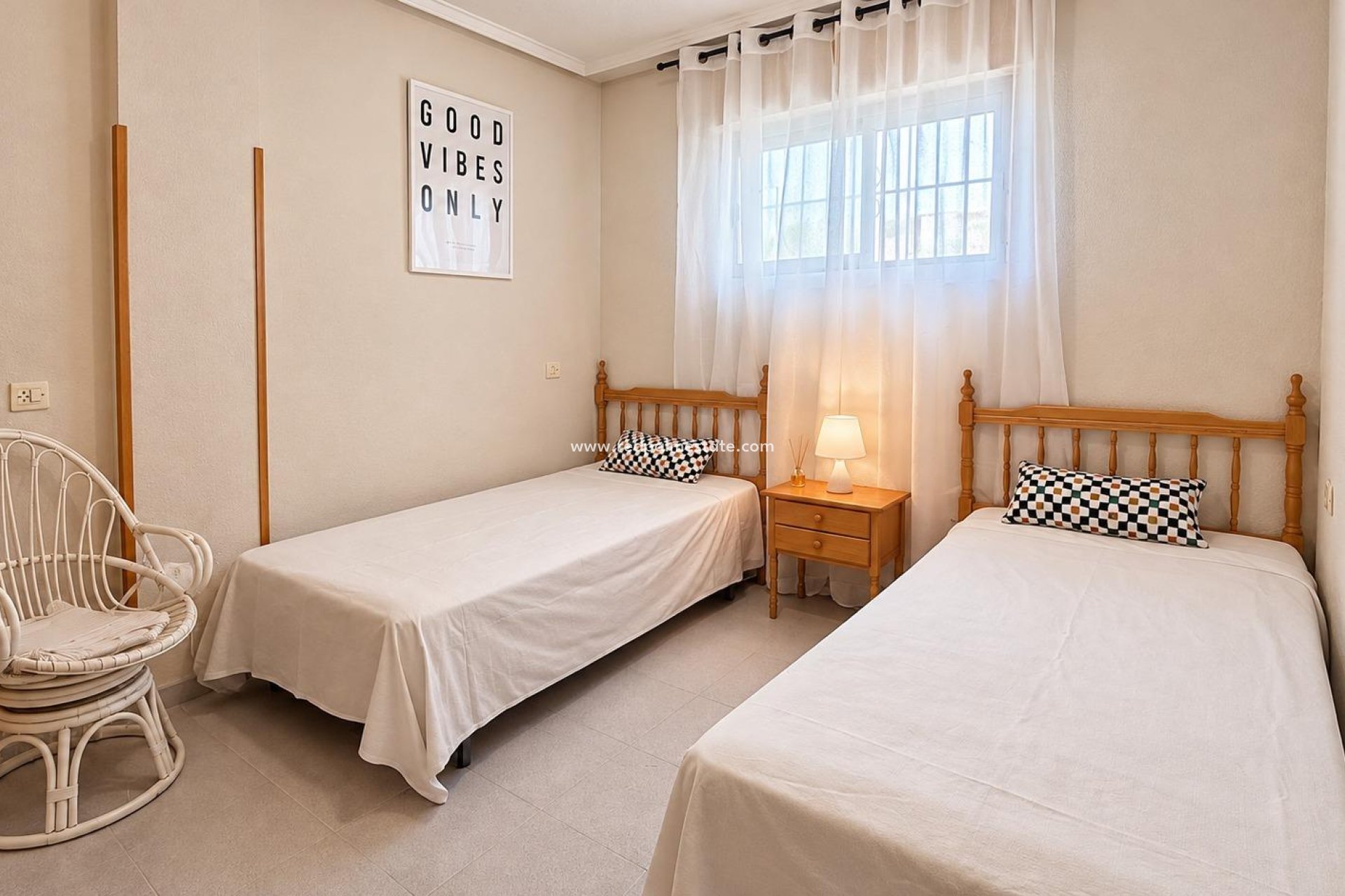 Resale - Apartment -
Torrevieja - La Siesta - El Salado - Torreta
