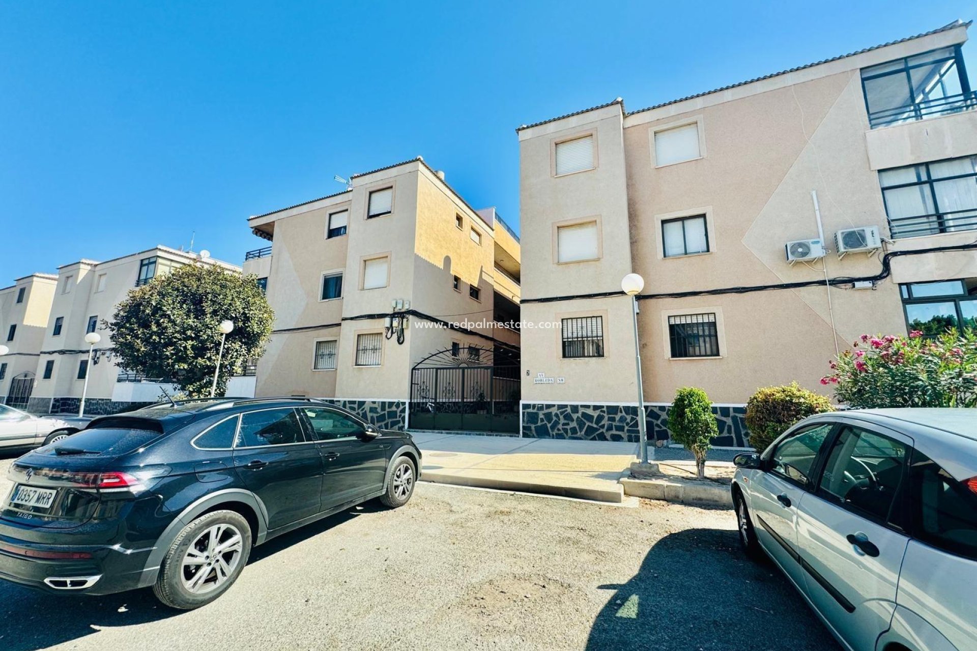 Resale - Apartment -
Torrevieja - La Siesta - El Salado -  Torreta