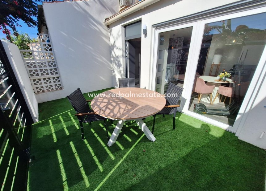 Resale - Apartment -
Torrevieja - La Siesta - El Salado - Torreta