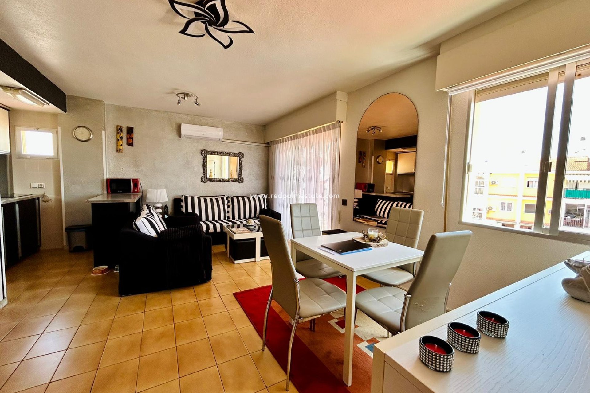 Resale - Apartment -
Torrevieja - La Veleta