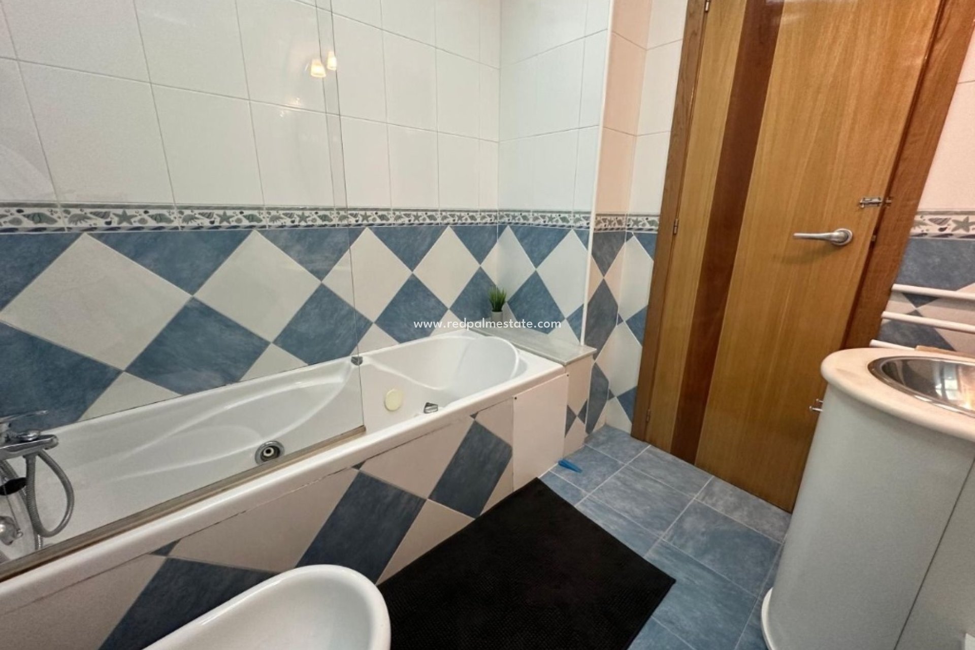 Resale - Apartment -
Torrevieja - La Veleta