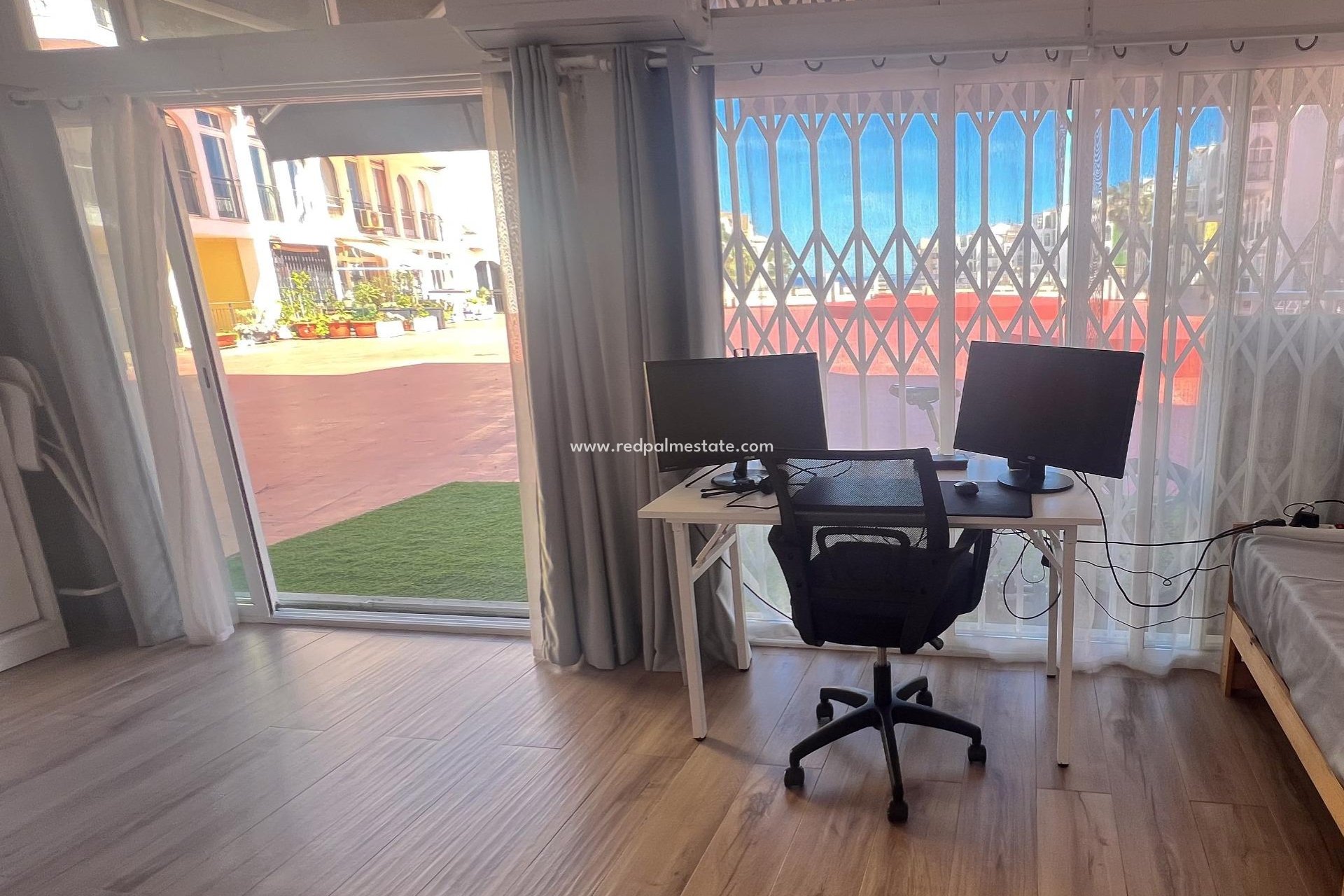 Resale - Apartment -
Torrevieja - La Veleta