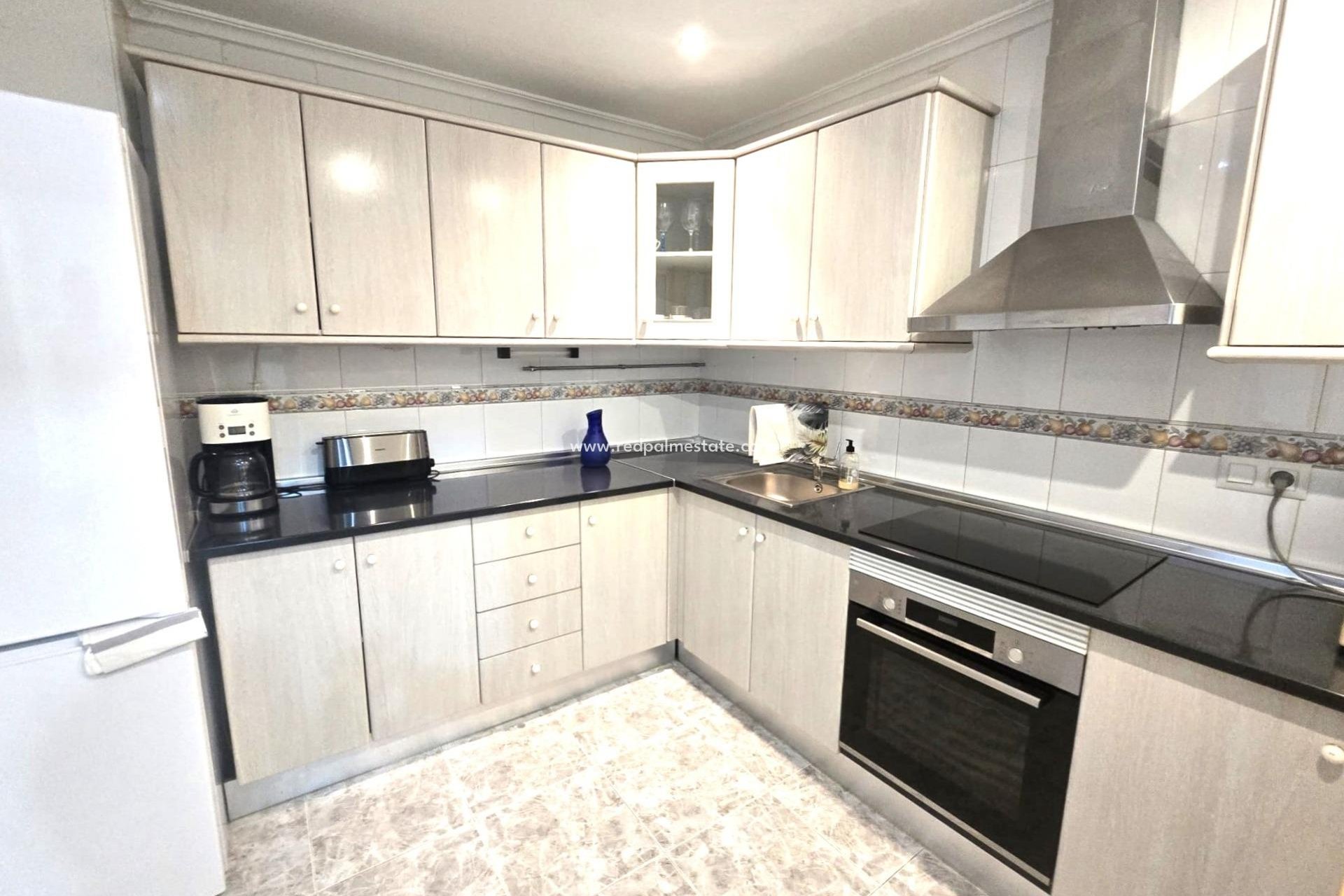 Resale - Apartment -
Torrevieja - Las Piscinas Naturales