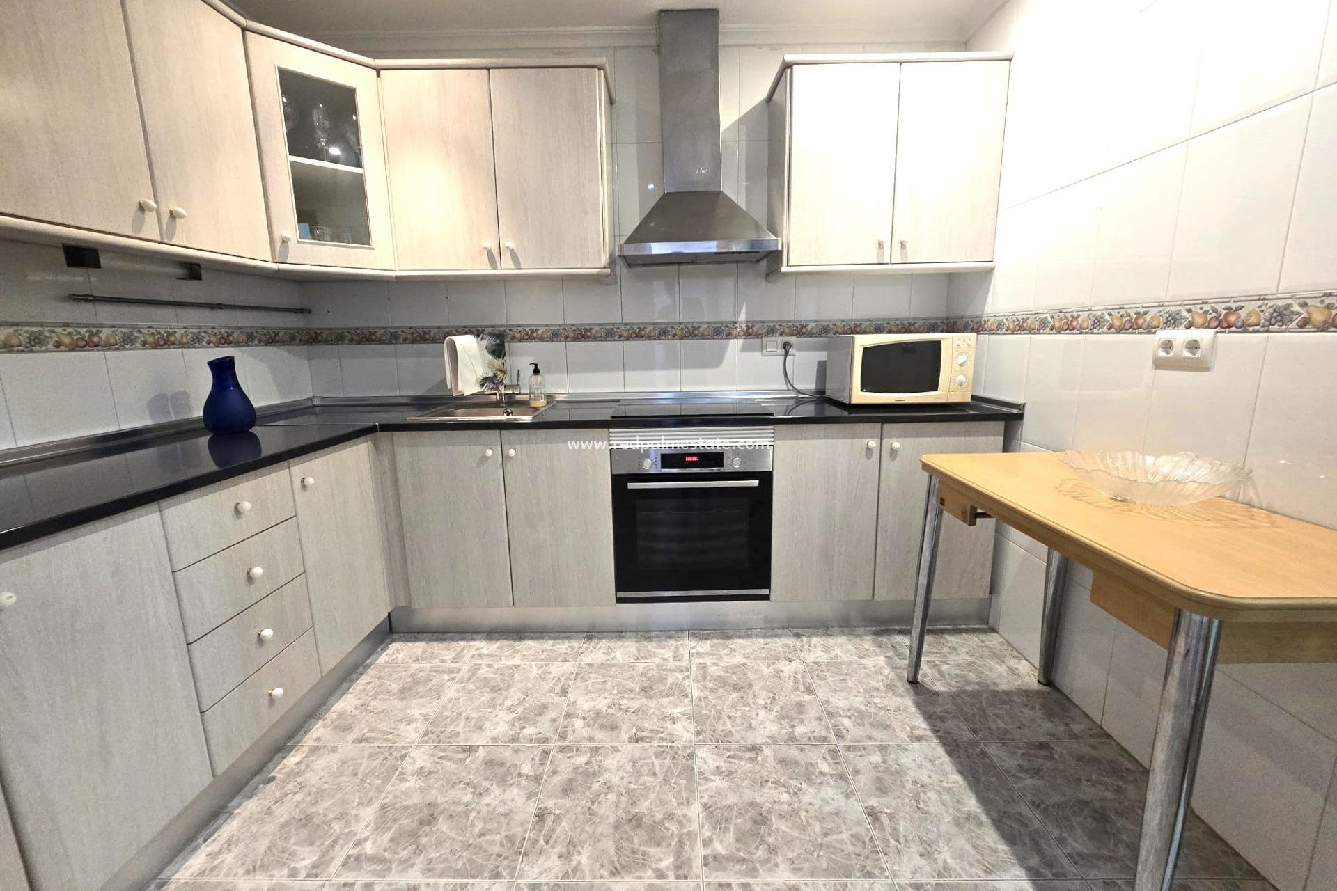 Resale - Apartment -
Torrevieja - Las Piscinas Naturales