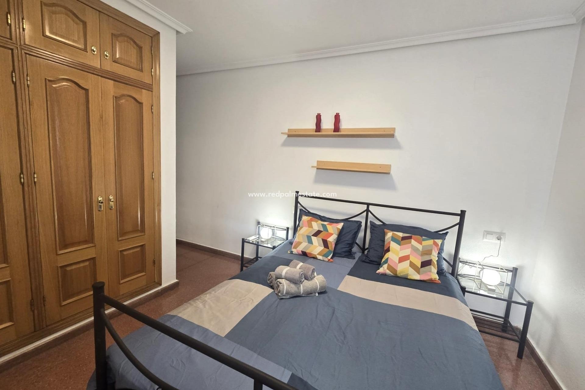 Resale - Apartment -
Torrevieja - Las Piscinas Naturales