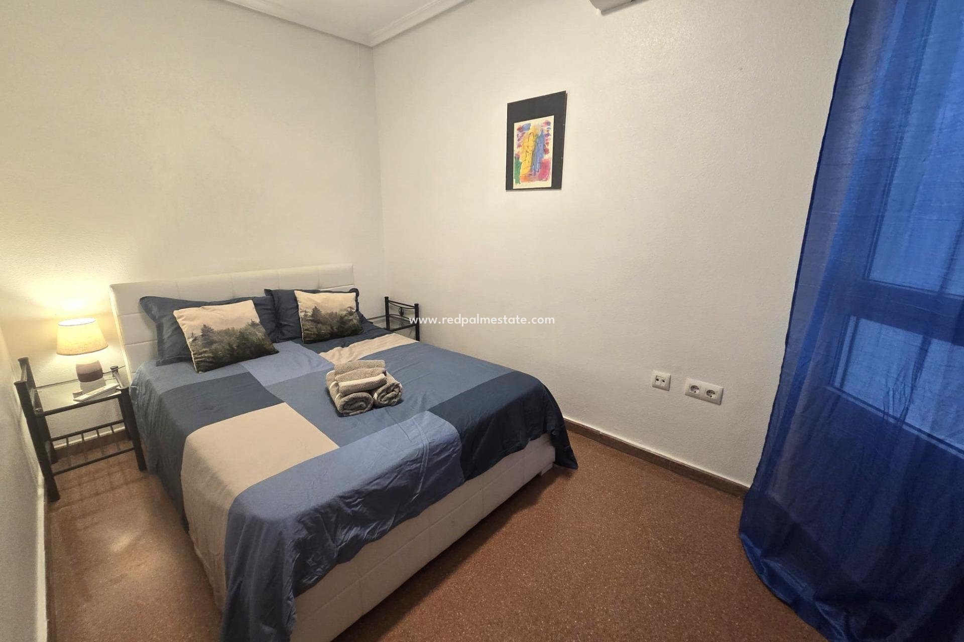 Resale - Apartment -
Torrevieja - Las Piscinas Naturales