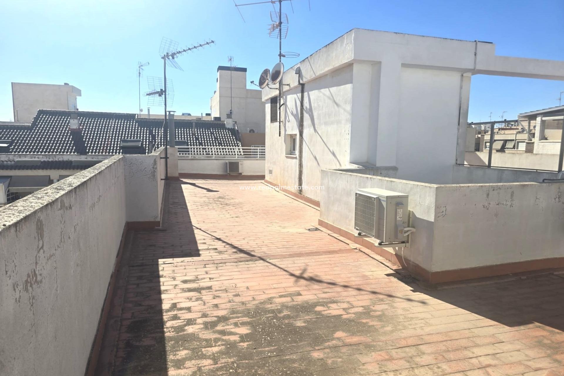 Resale - Apartment -
Torrevieja - Las Piscinas Naturales