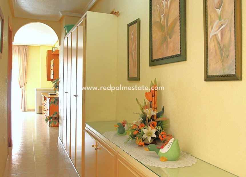 Resale - Apartment -
Torrevieja - Las Piscinas Naturales