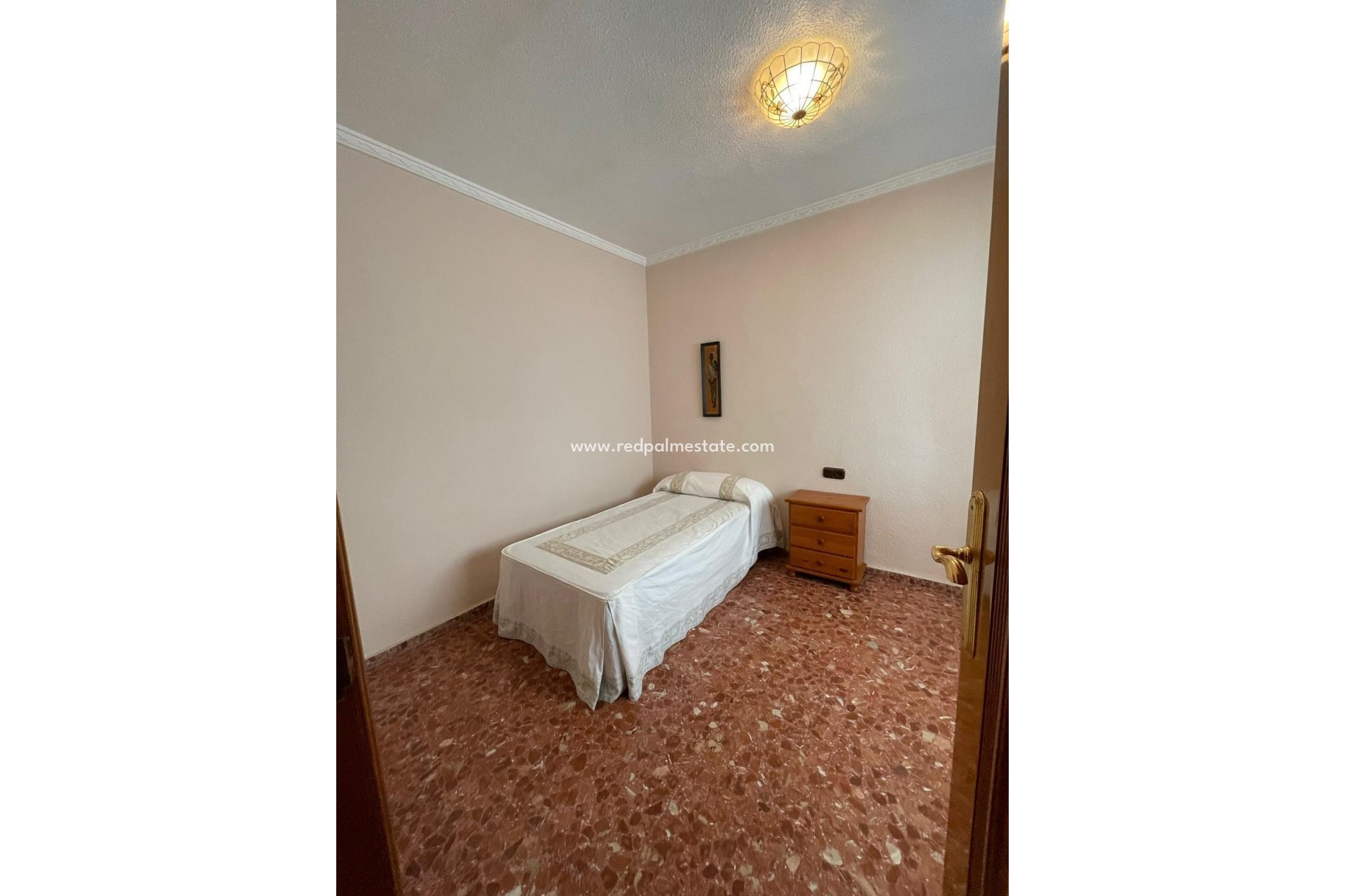 Resale - Apartment -
Torrevieja - Las Piscinas Naturales