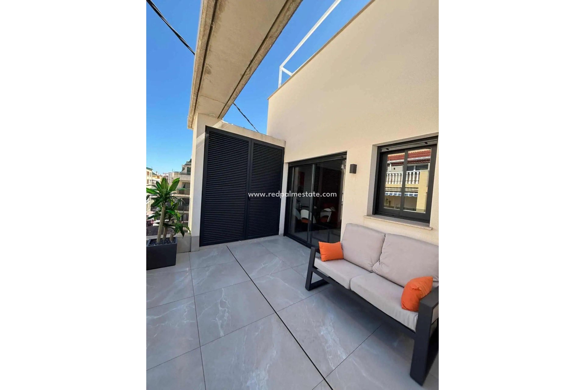 Resale - Apartment -
Torrevieja - Las Piscinas Naturales