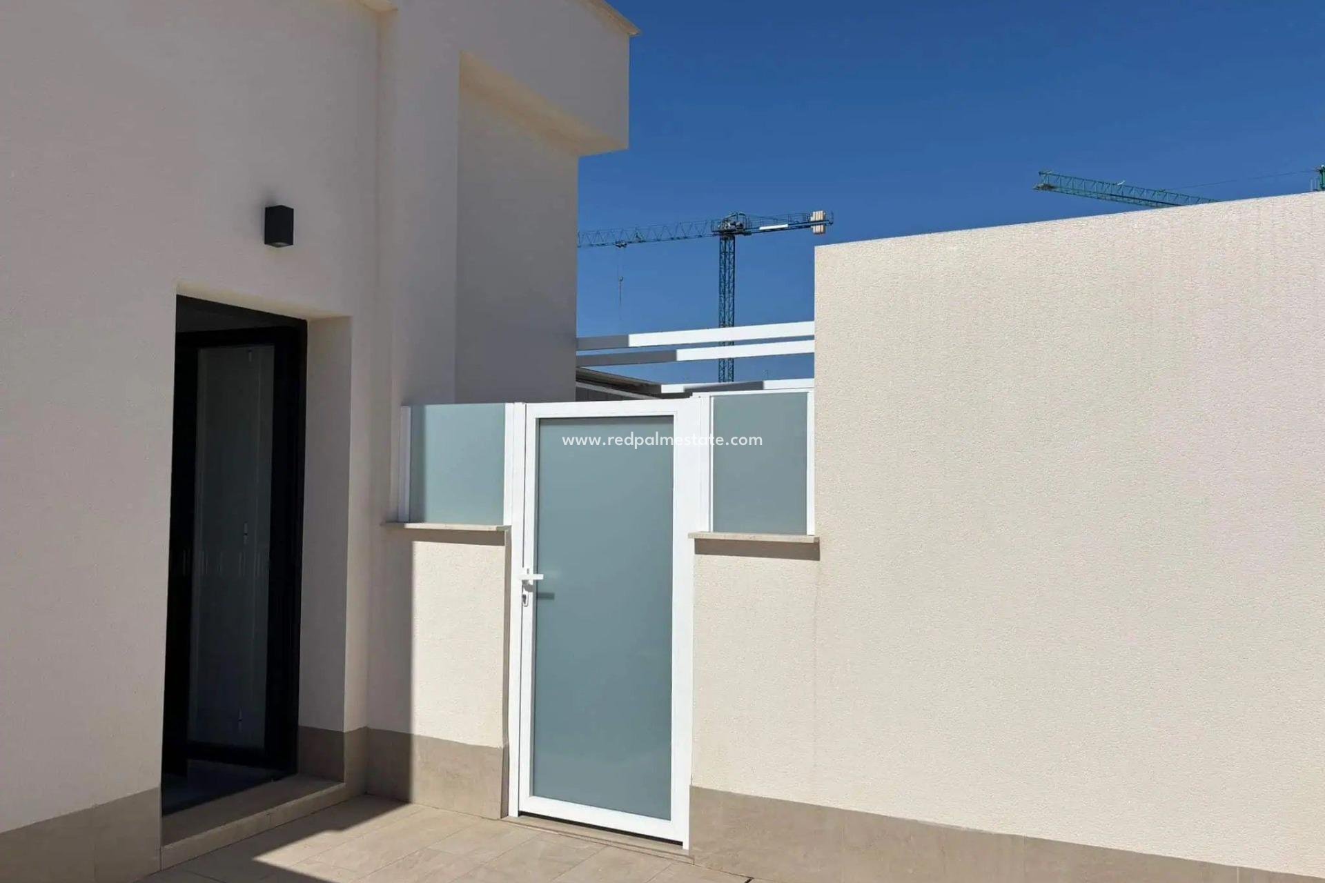 Resale - Apartment -
Torrevieja - Las Piscinas Naturales