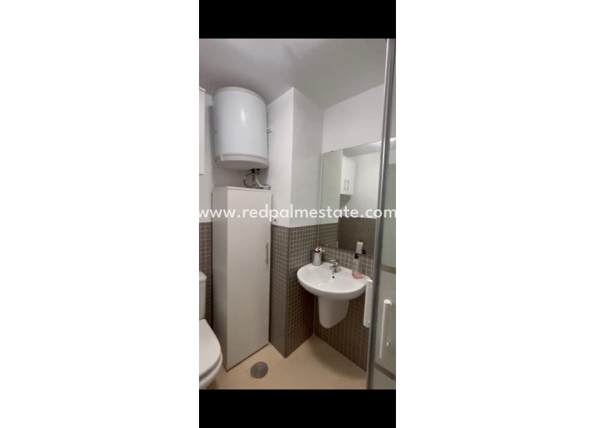 Resale - Apartment -
Torrevieja - Nueva Torrevieja - Aguas Nuevas