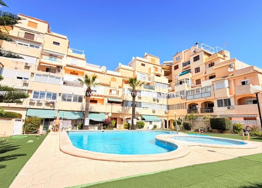 Resale - Apartment -
Torrevieja - Nueva Torrevieja - Aguas Nuevas