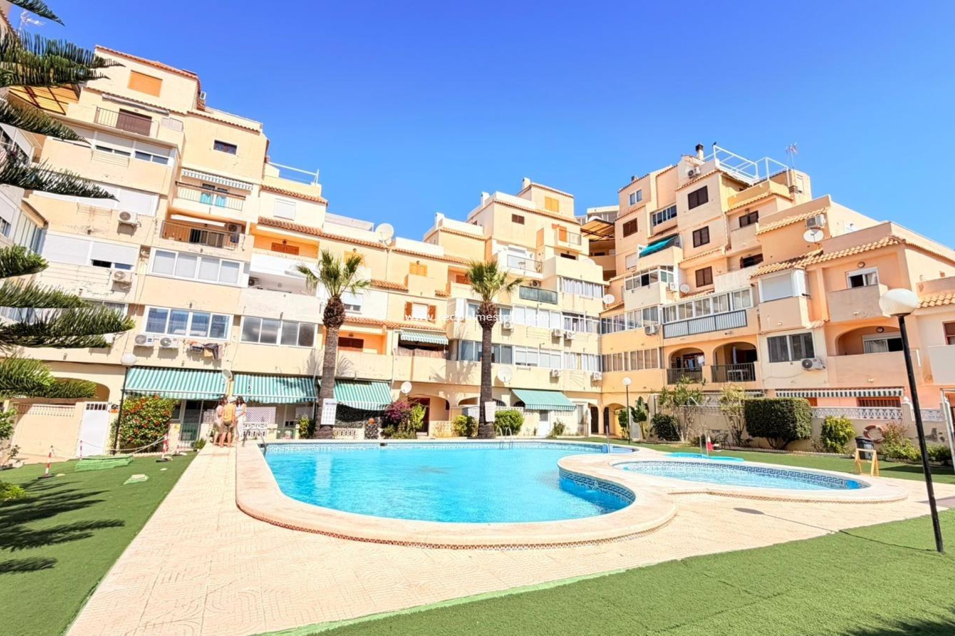 Resale - Apartment -
Torrevieja - Nueva Torrevieja - Aguas Nuevas