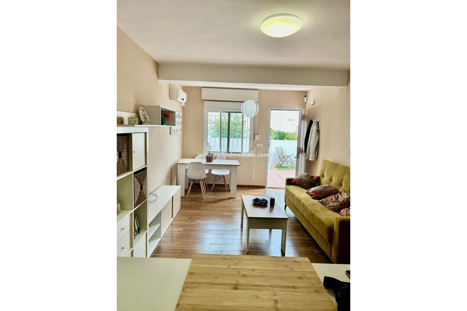 Resale - Apartment -
Torrevieja - Nueva Torrevieja - Aguas Nuevas