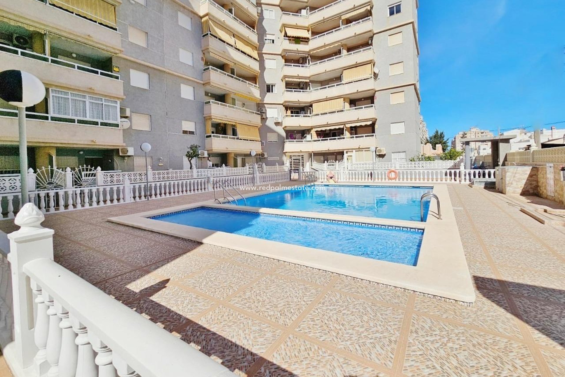 Resale - Apartment -
Torrevieja - Nueva Torrevieja - Aguas Nuevas