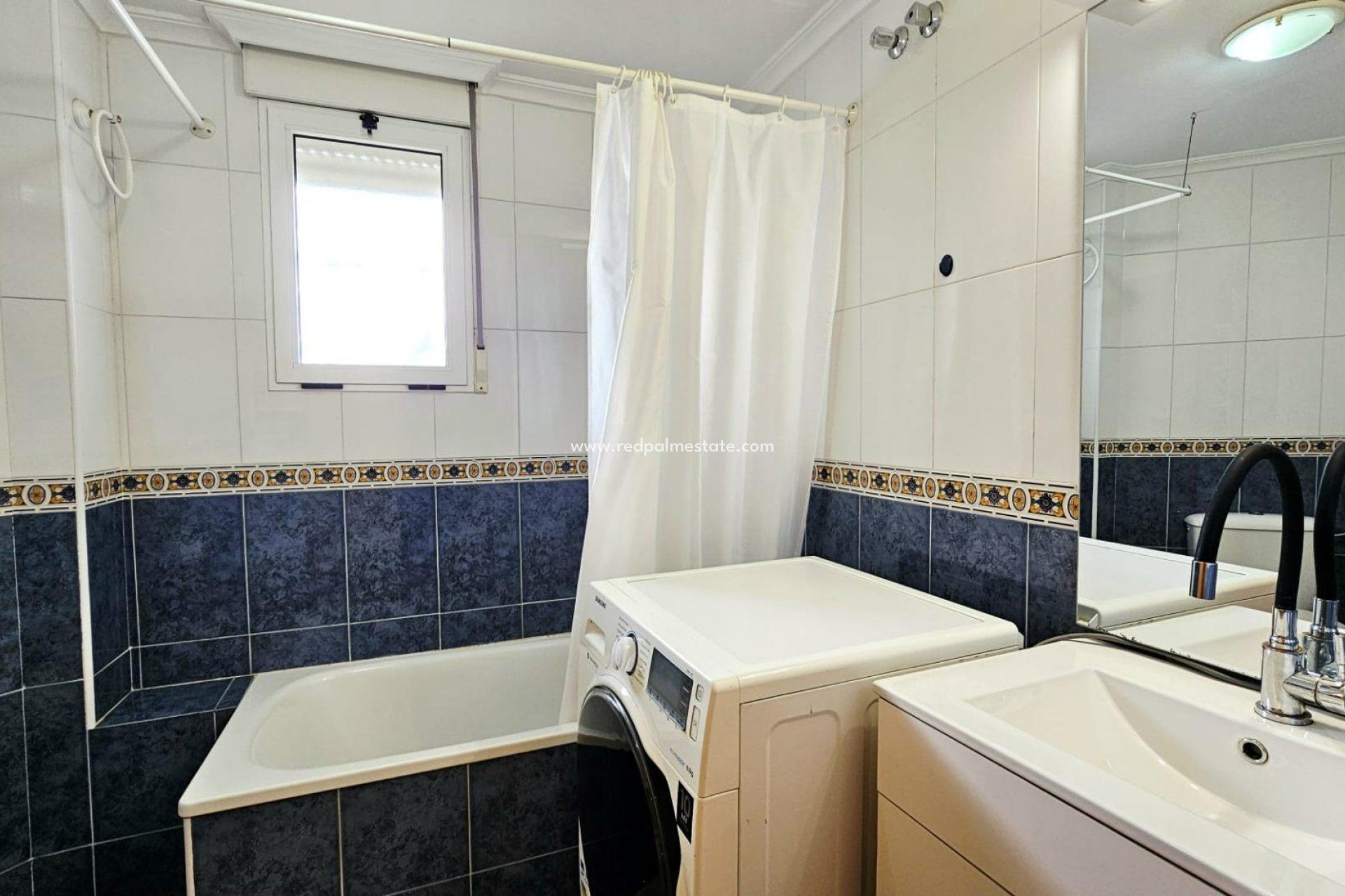 Resale - Apartment -
Torrevieja - Nueva Torrevieja - Aguas Nuevas
