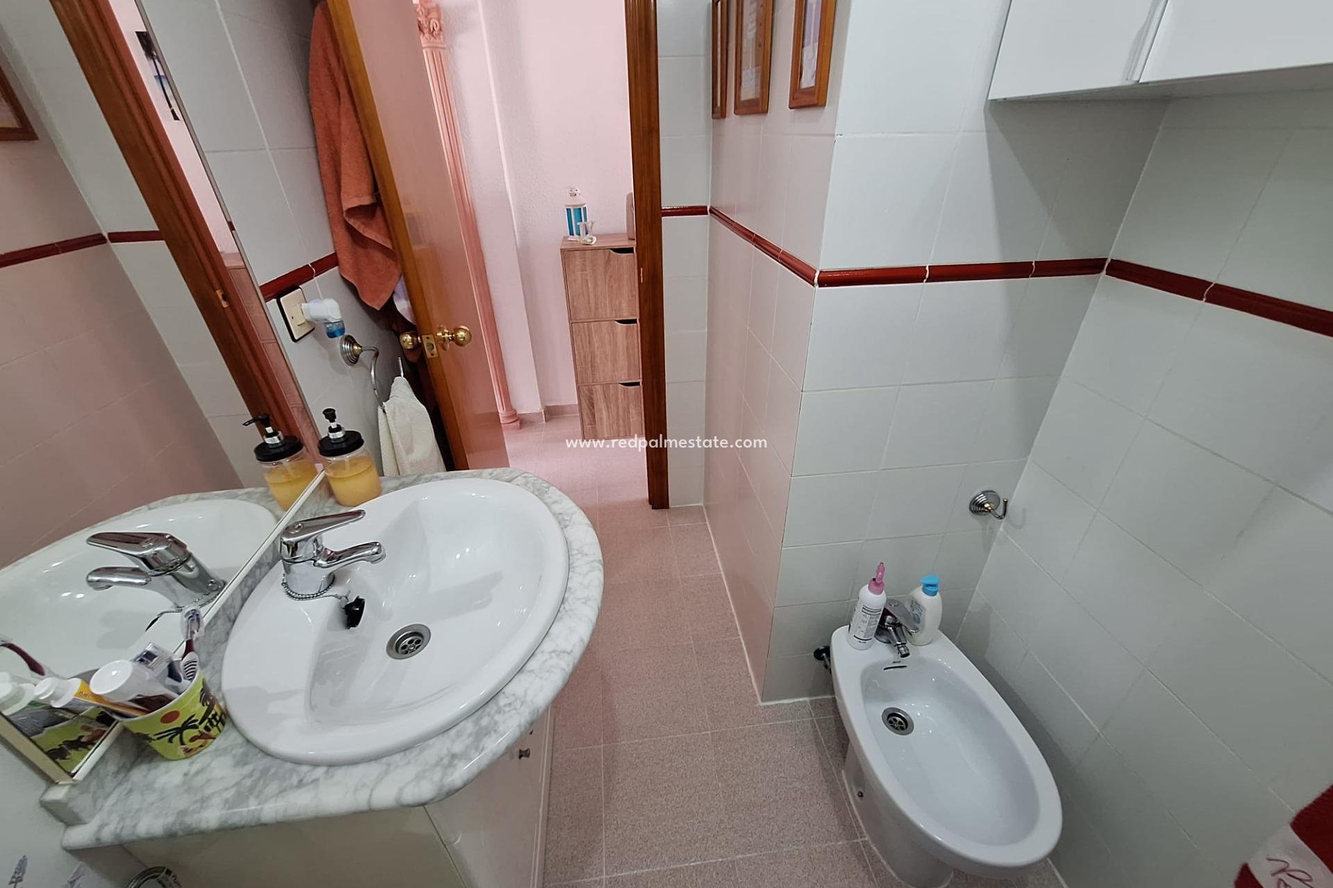 Resale - Apartment -
Torrevieja - Nueva Torrevieja - Aguas Nuevas