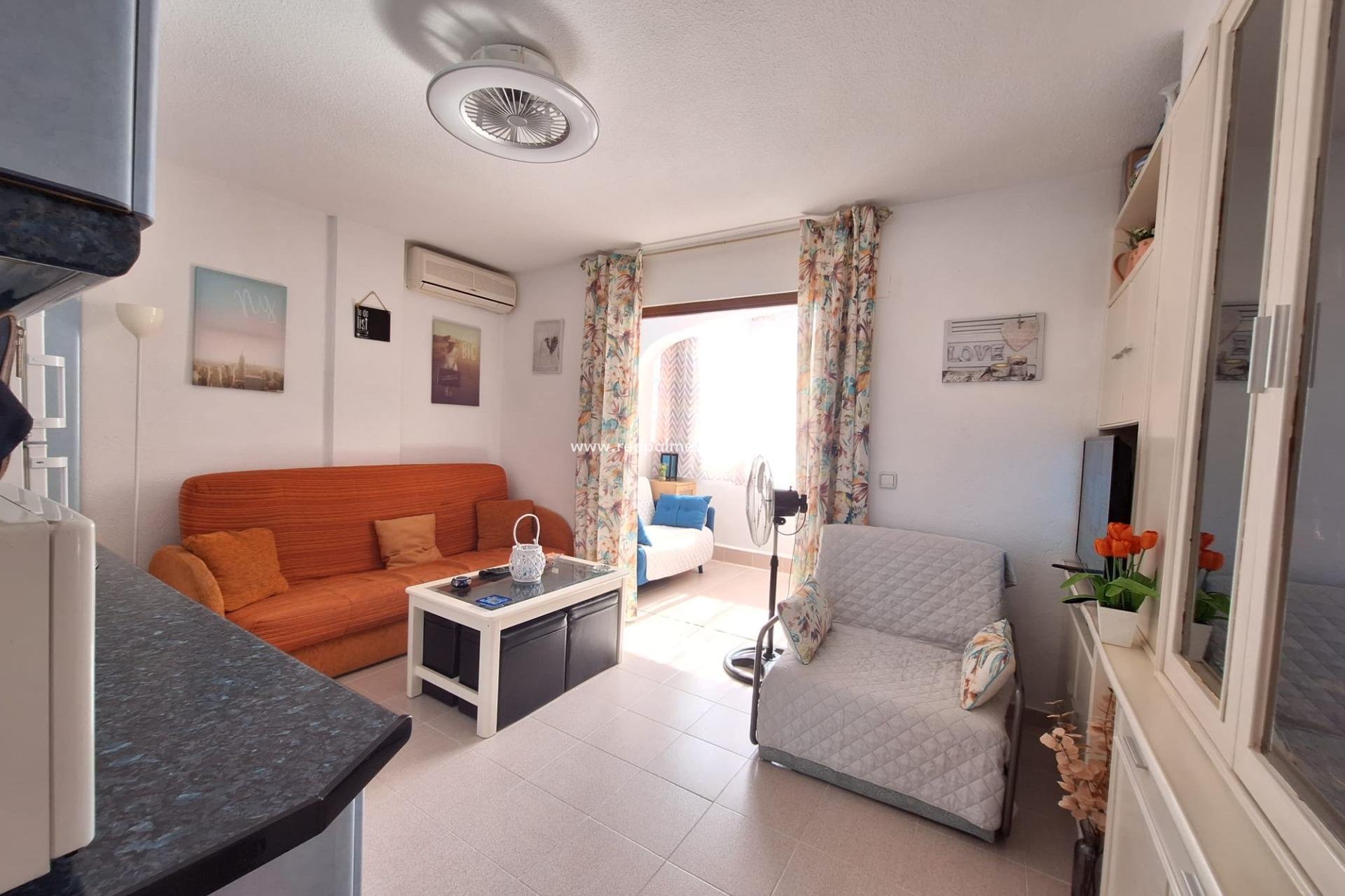 Resale - Apartment -
Torrevieja - Nueva Torrevieja - Aguas Nuevas