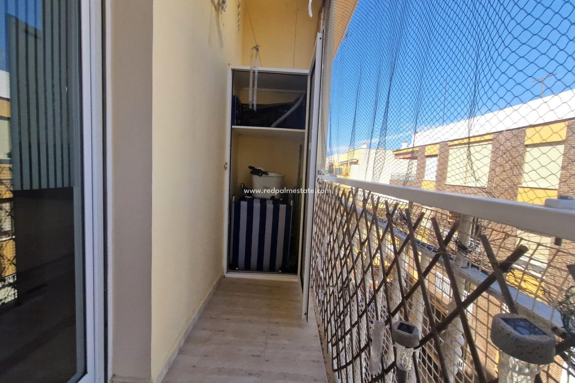 Resale - Apartment -
Torrevieja - Paseo maritimo