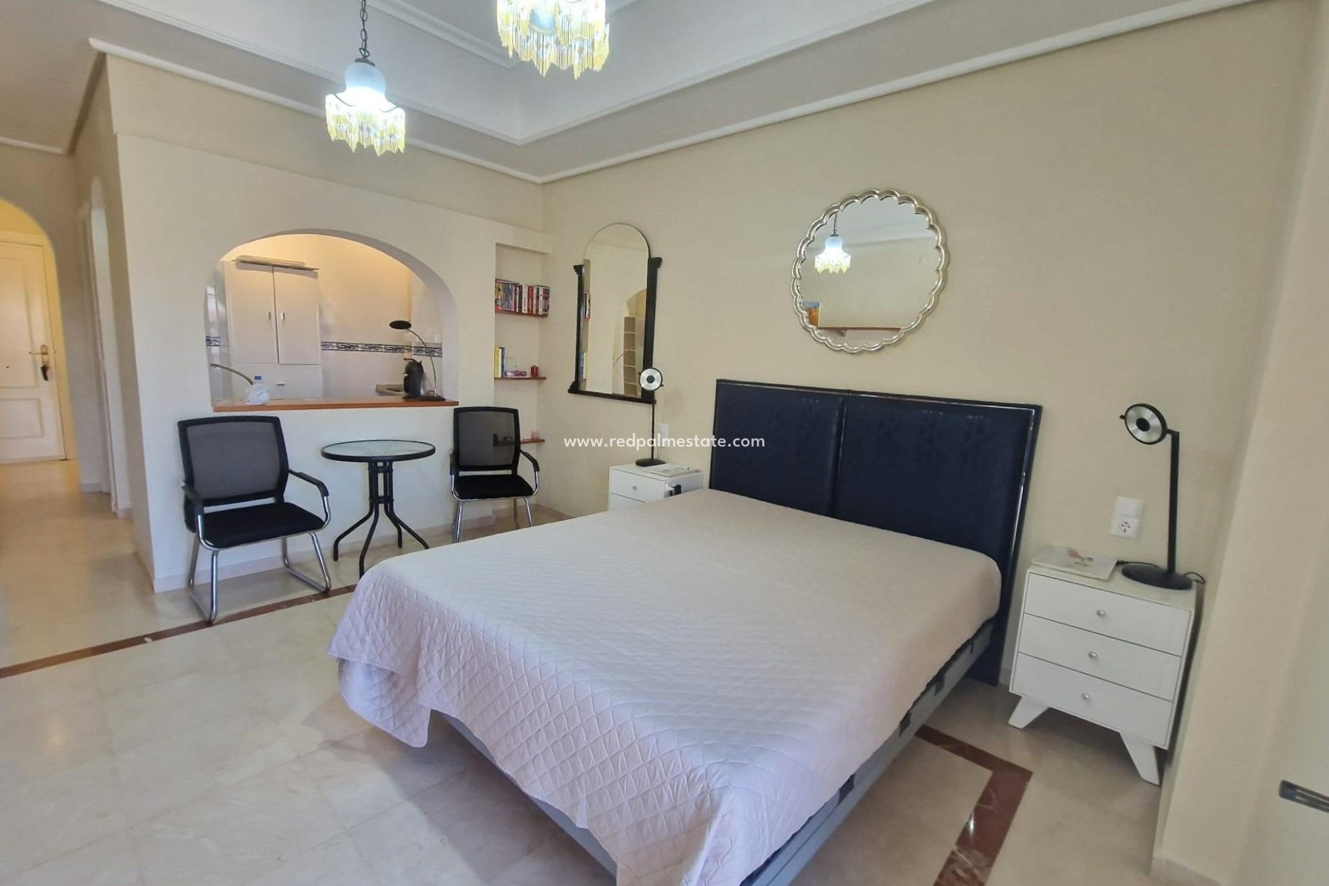 Resale - Apartment -
Torrevieja - Paseo maritimo