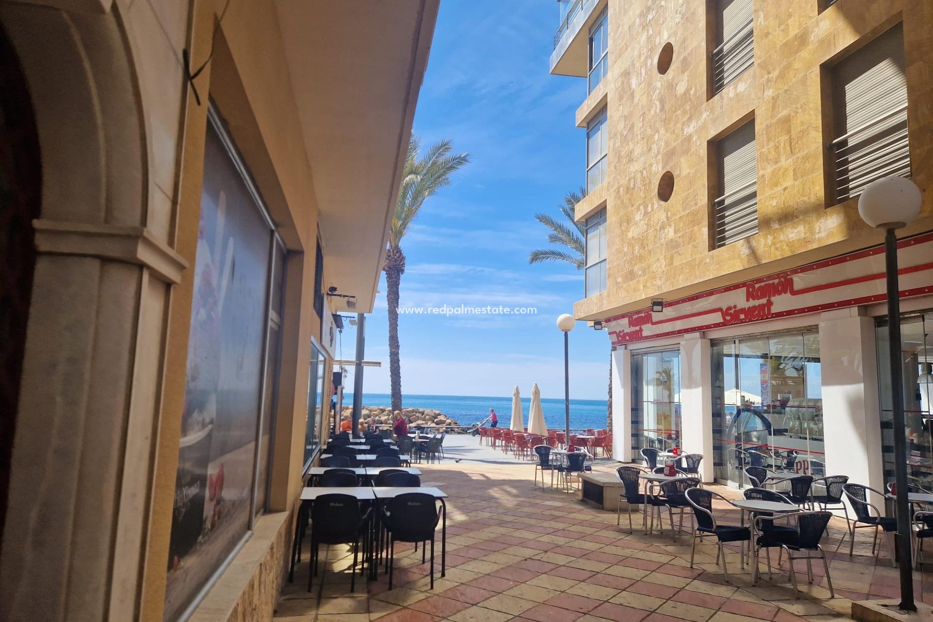 Resale - Apartment -
Torrevieja - Paseo maritimo