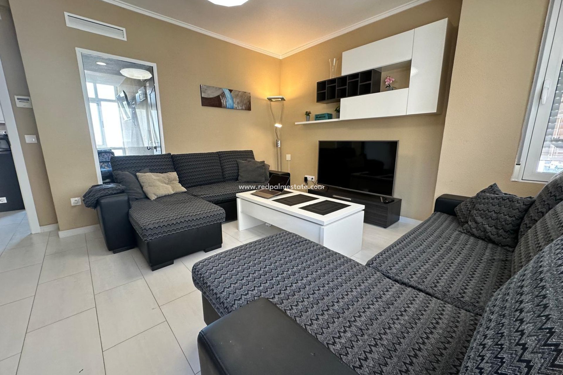 Resale - Apartment -
Torrevieja - Paseo maritimo