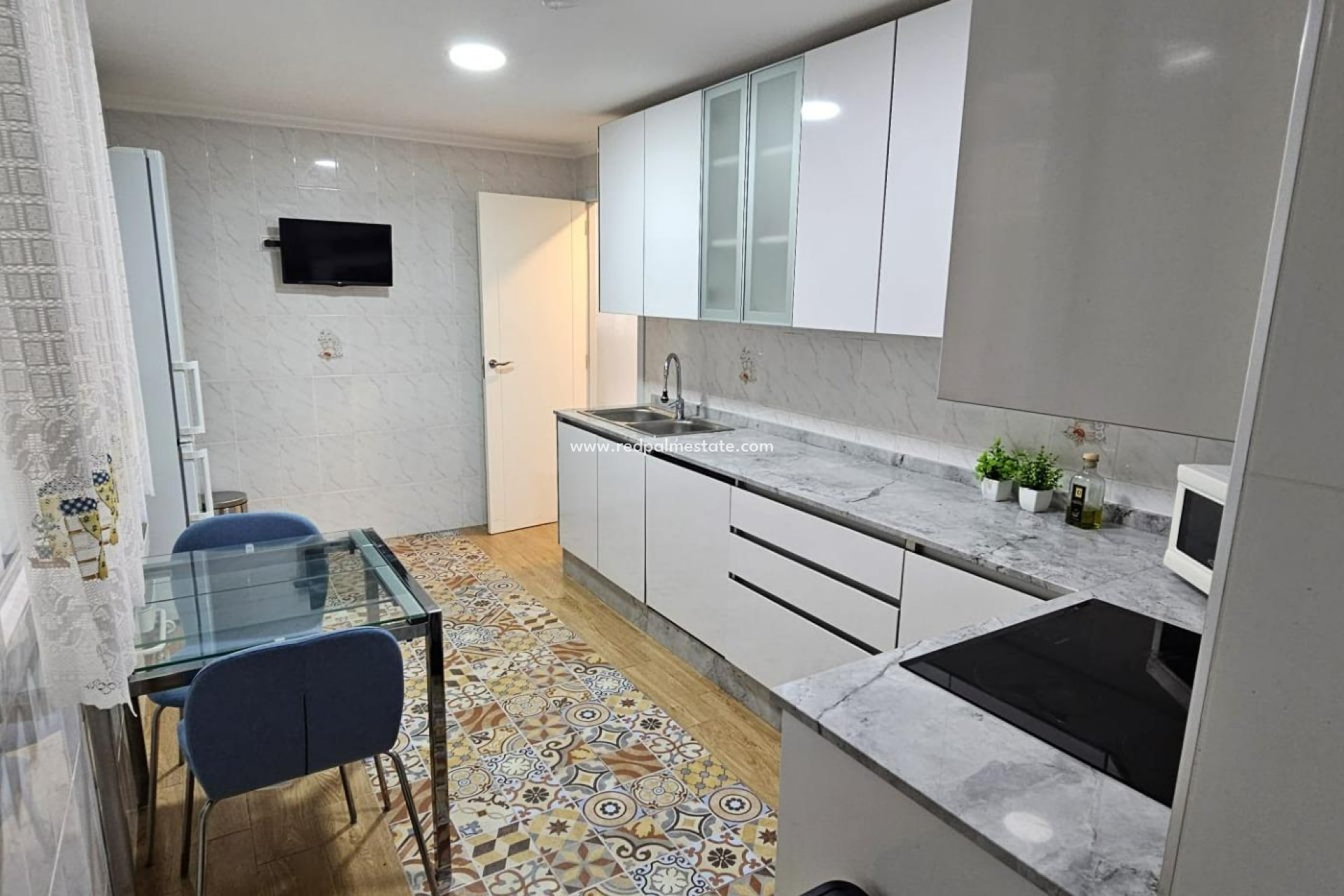 Resale - Apartment -
Torrevieja - Paseo maritimo