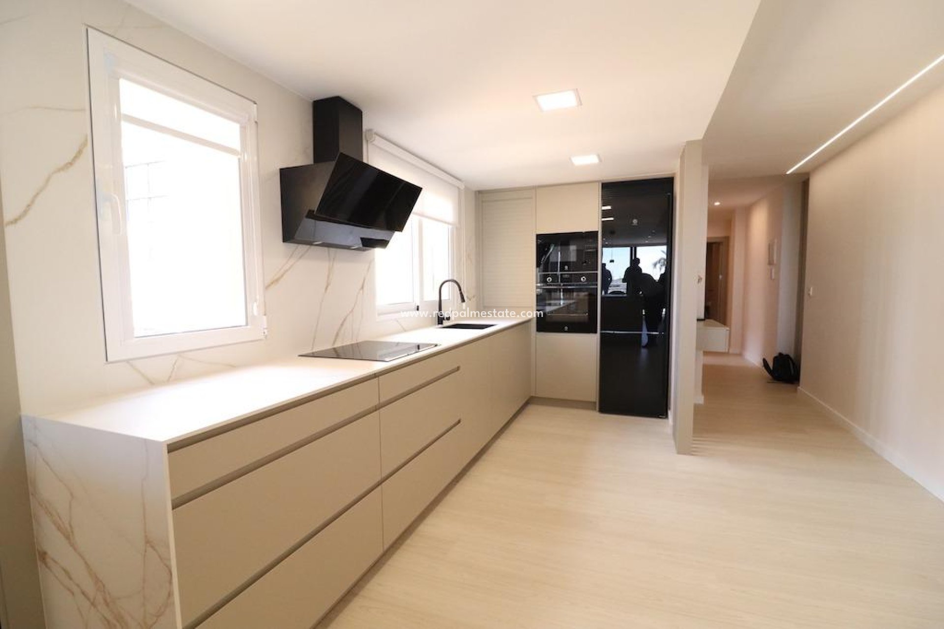 Resale - Apartment -
Torrevieja - Paseo maritimo