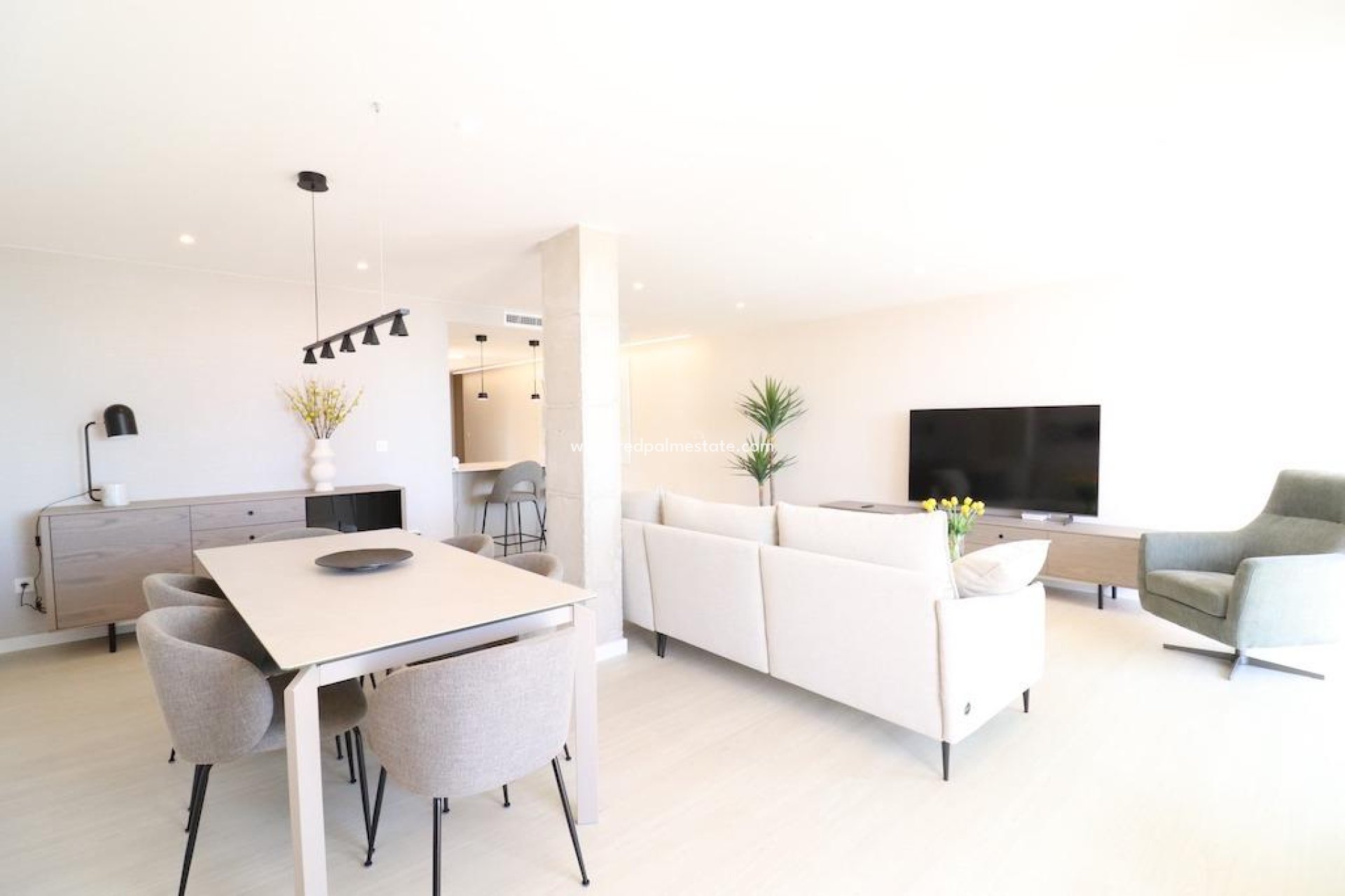 Resale - Apartment -
Torrevieja - Paseo maritimo