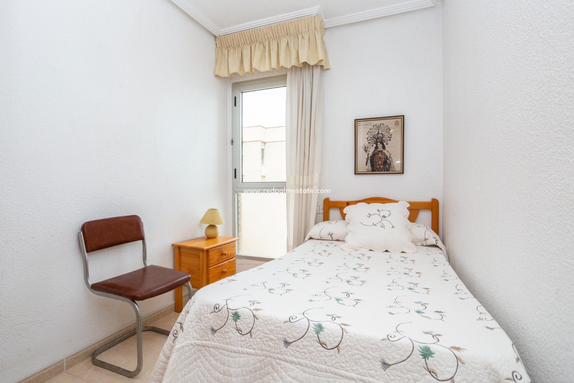 Resale - Apartment -
Torrevieja - Playa de los Locos