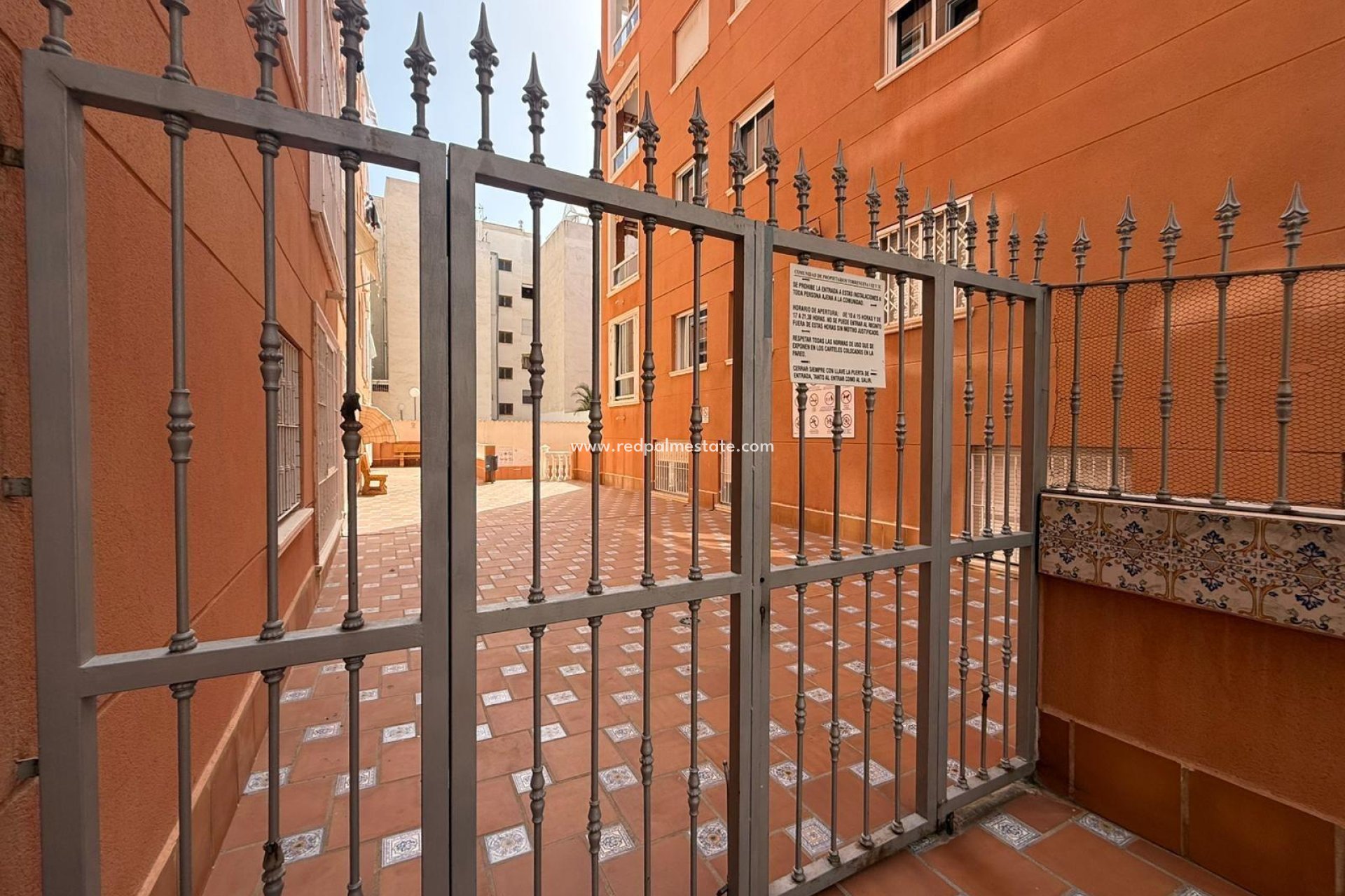 Resale - Apartment -
Torrevieja - Playa de los Locos